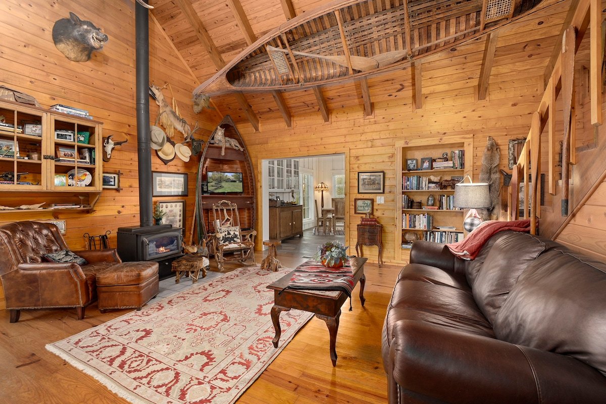 Papa's Place - River Front Cabin - DT Eureka Springs