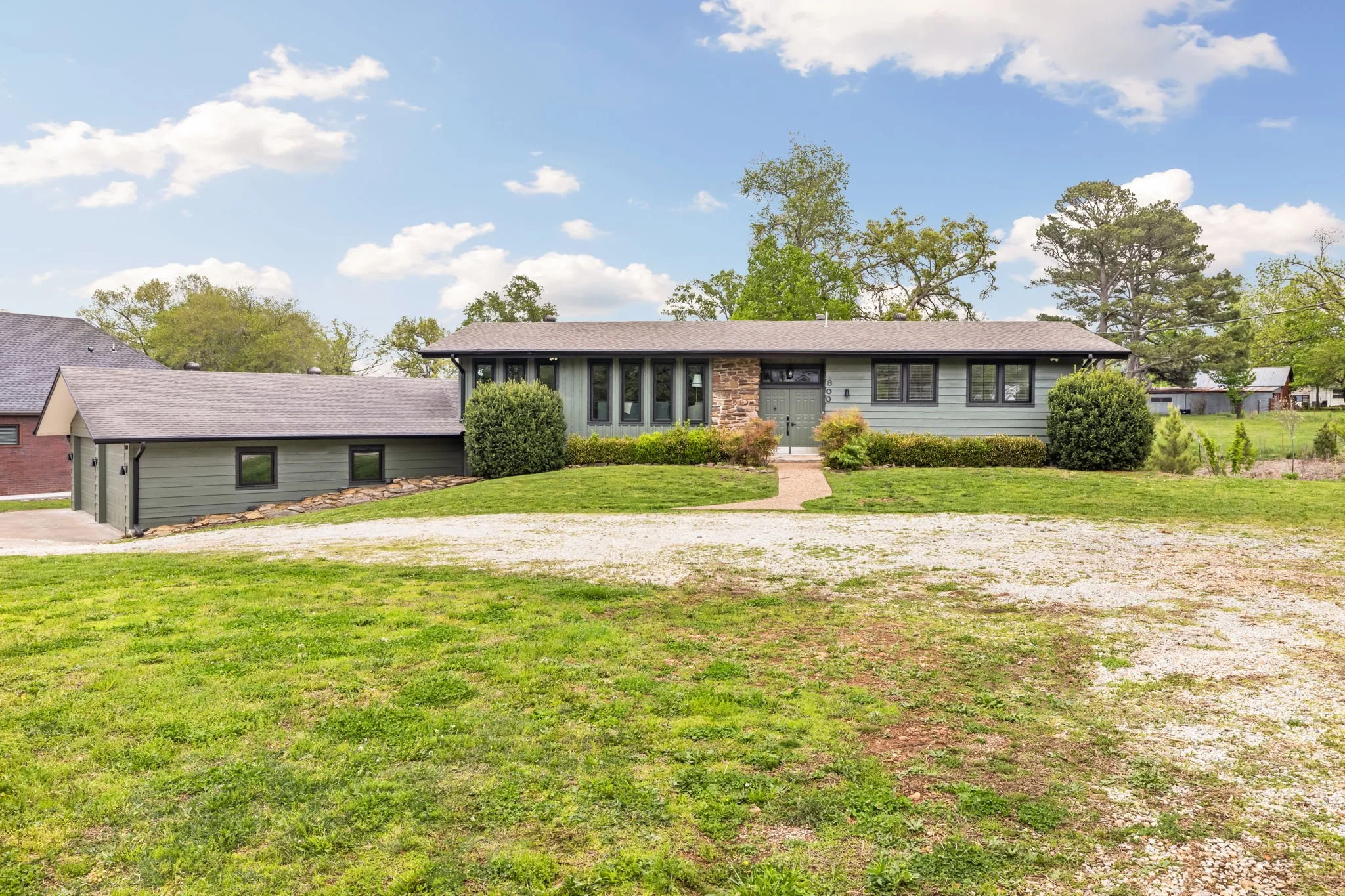 Welcome to Mid-Mod, offering amenities for up to 12 people, our spacious two-story, 6-bedroom, 4-bathroom home is the perfect blend of luxury and convenience for the whole family! 