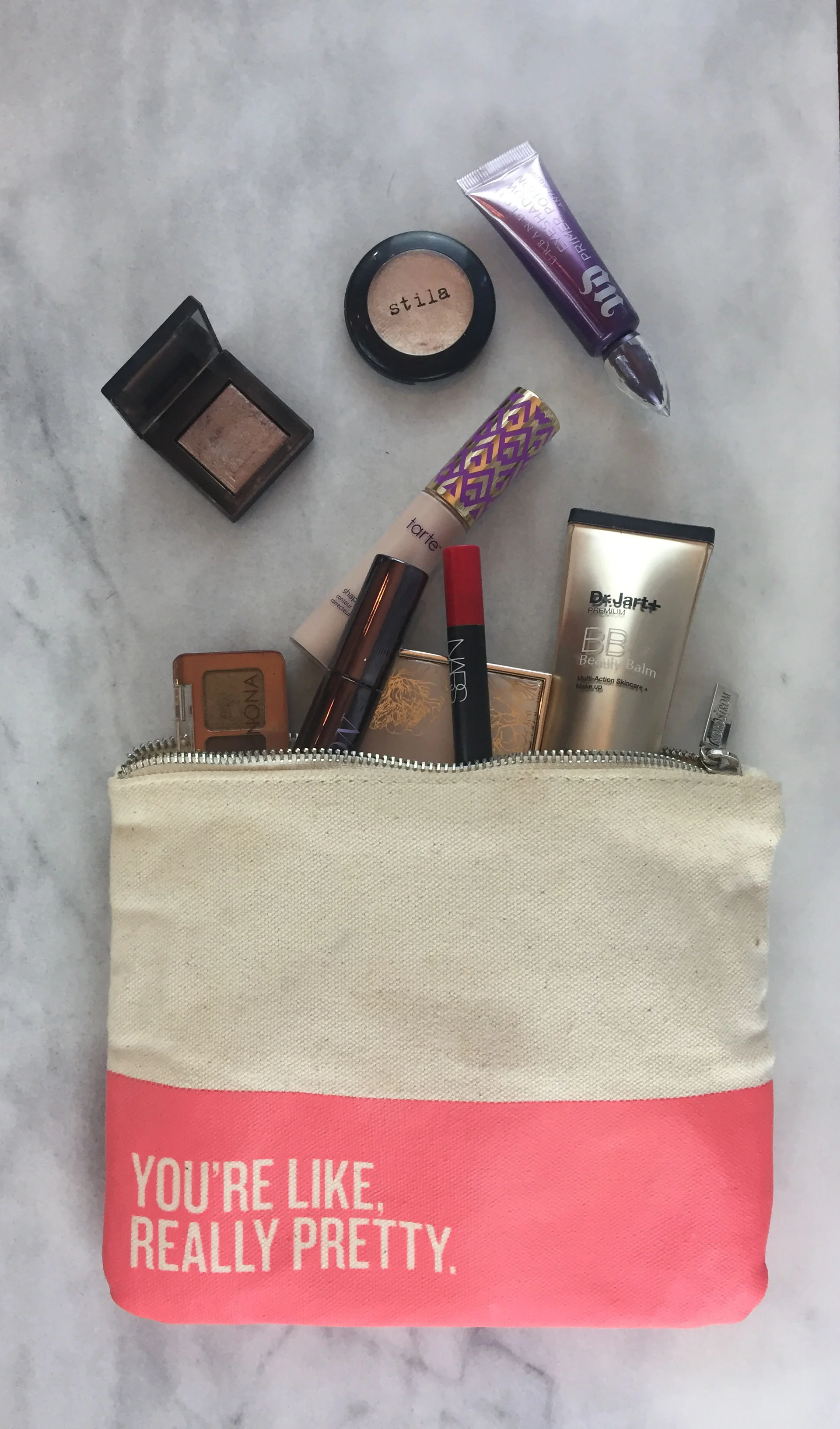 What's in My Travel Makeup Bag!