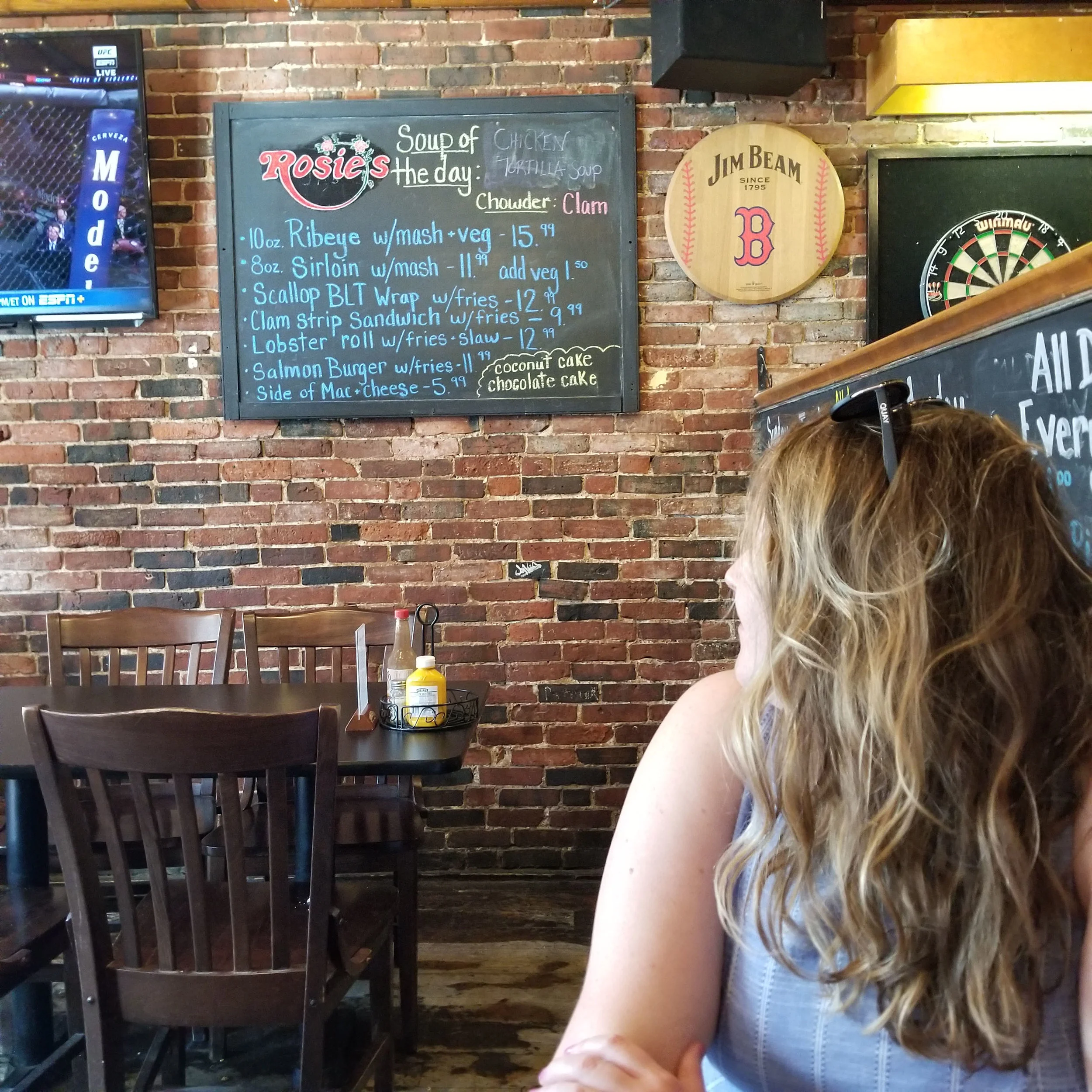 Portland's Best Dive Bars — Laurel & Iron