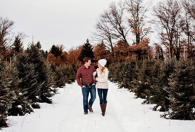 Casey and Jake are such a cute couple and such troopers for braving yet another cold Minnesota day! .
.
.
.
#minnesotaphotographer #minnesotaphotography #minnesotaengagementsession #minnesota #engagementsession #dirtybootsandmessyhair #radlovestories