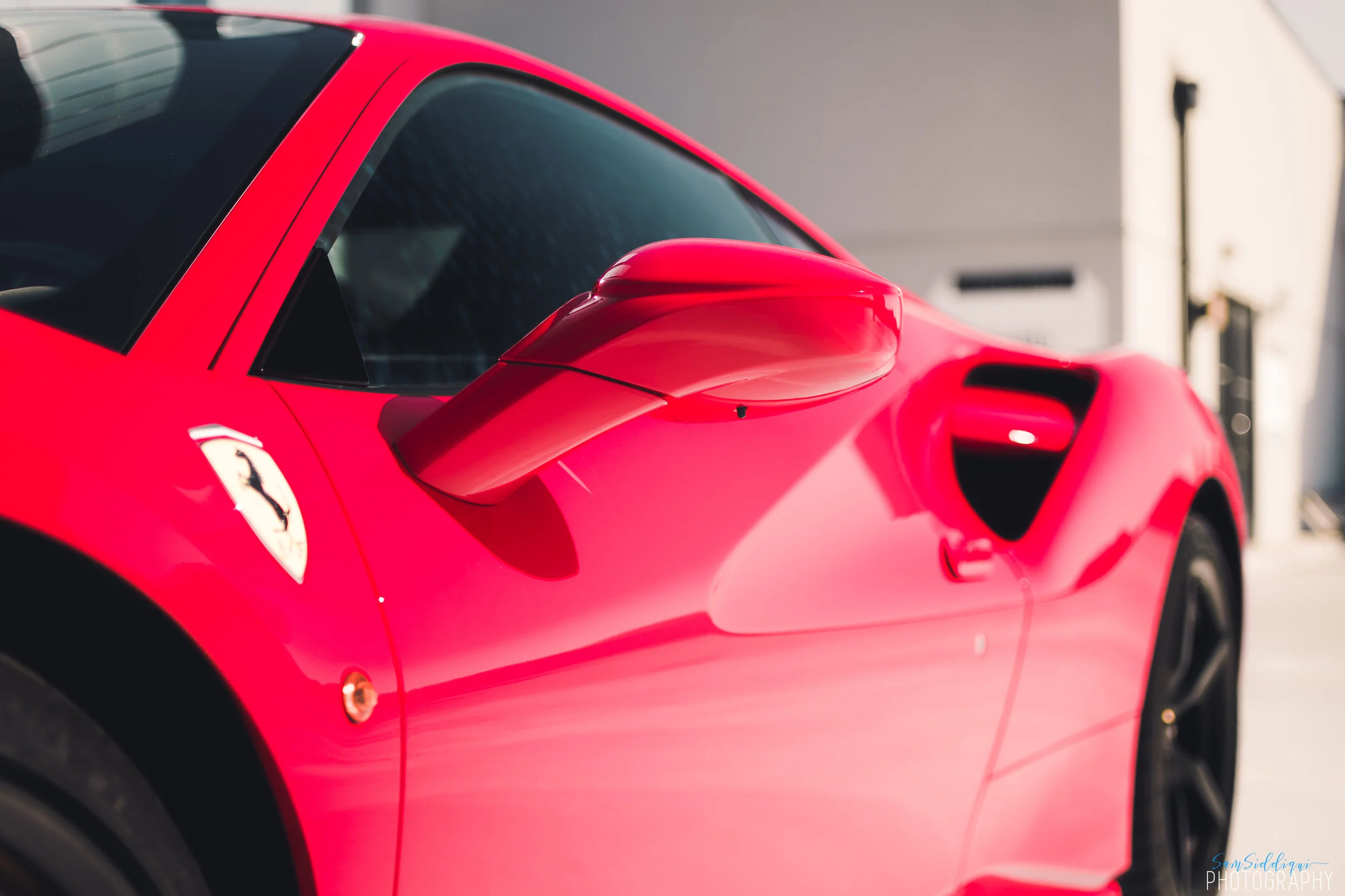 ferrari-488-gtb_30149722347_o.jpg
