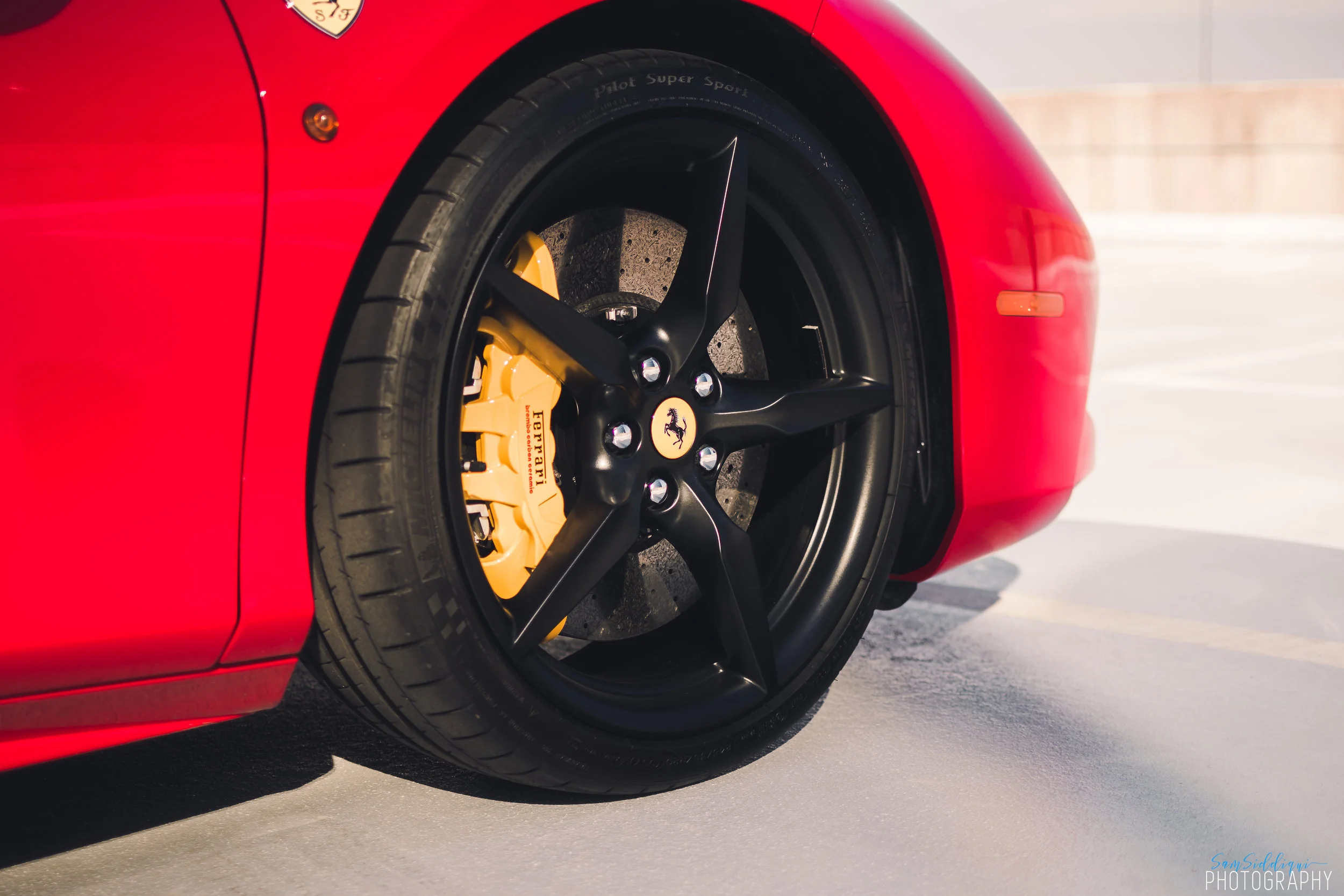 ferrari-488-gtb_31213738368_o.jpg