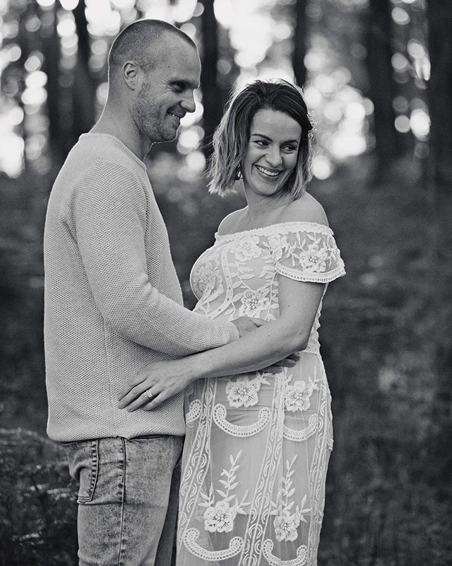 Love 💖 @tiffanytlcfit #amyalldayphotography #maternityphotography #melbournenewbornphotographer #melbournebabyphotographer #newbornphotography #newborn #maternity