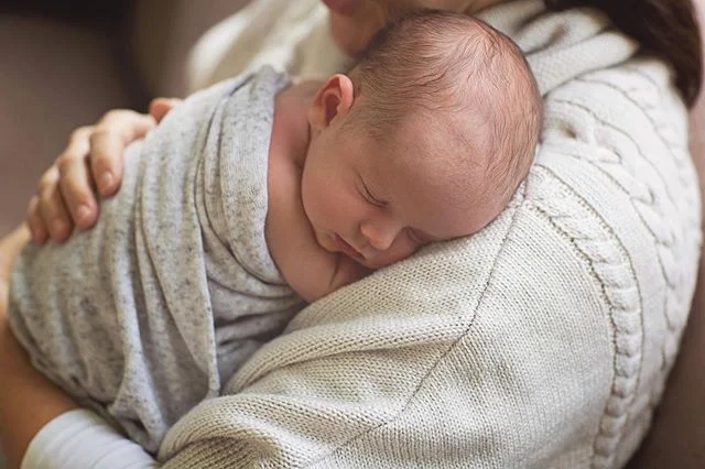 D Y L A N. 💙  #amyalldayphotography #melbourne #melbournenewbornphotographer #melbournefamilyphotographer #newborn #newbornphotography #baby #blackandwhitephotography #babyphotography