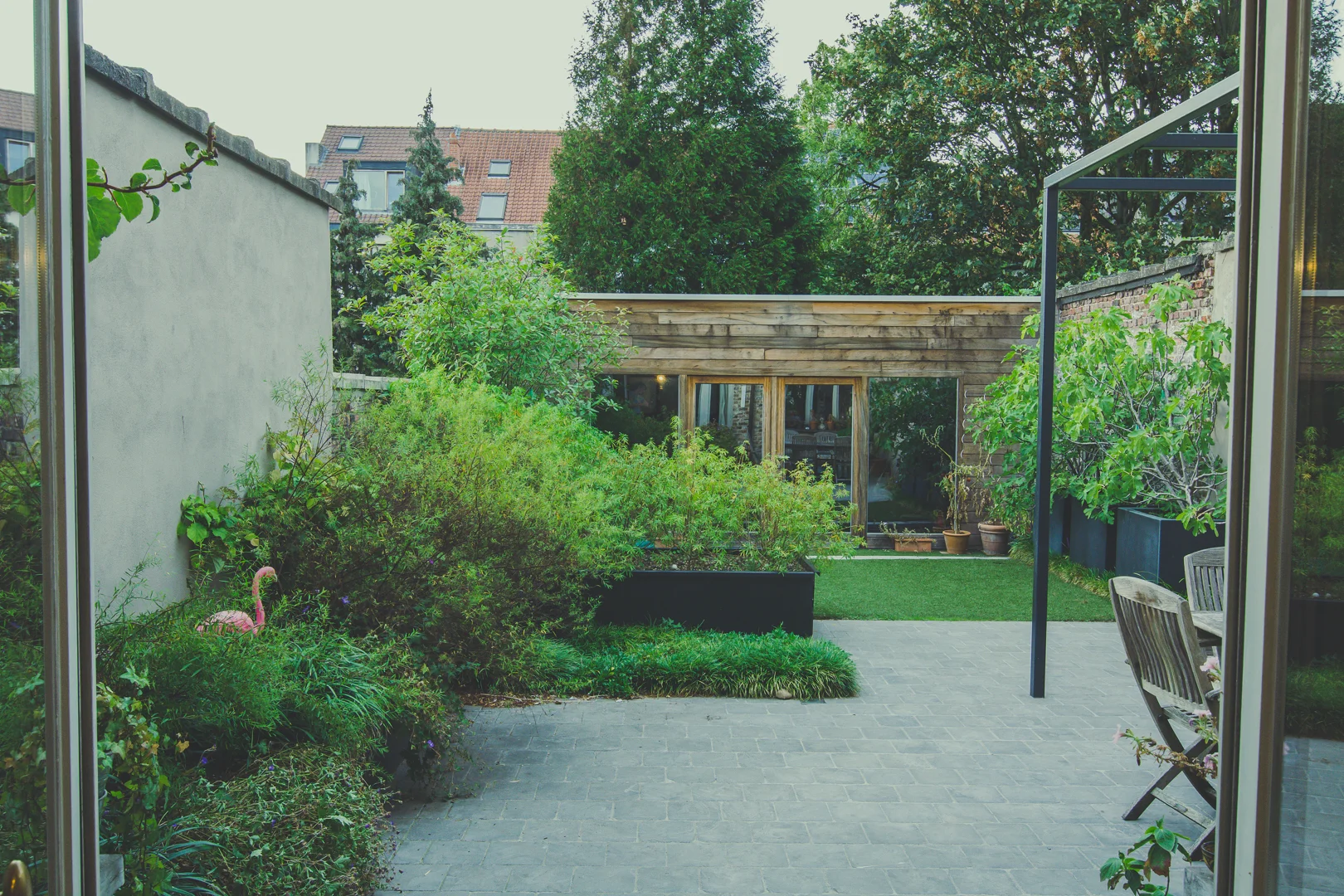 Dakterras met plantenbakken in Gent