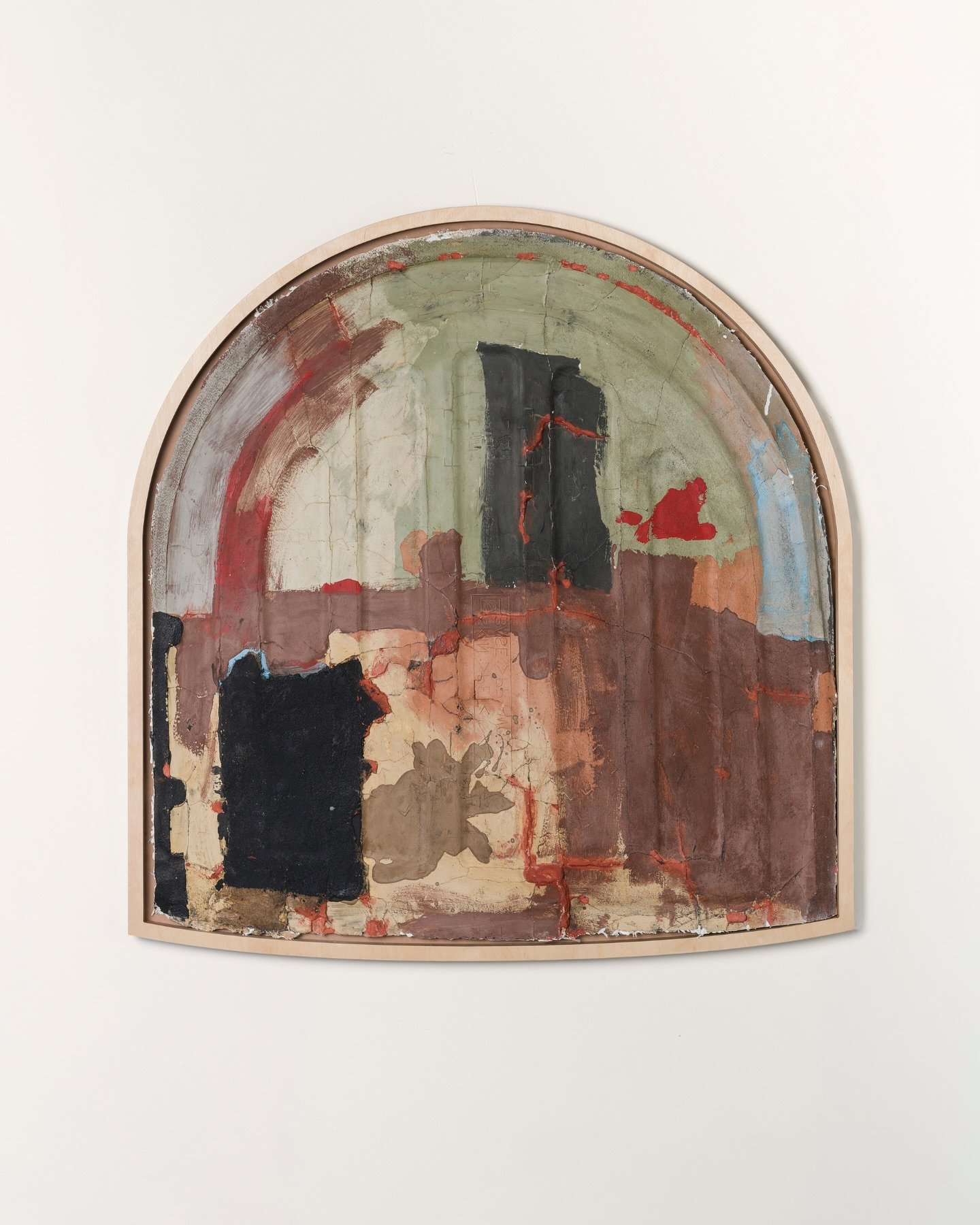 Finding resonance in the journey described by Dante&rsquo;s 14th-century poem, The Divine Comedy, Kirsty Tinkler&rsquo;s new body of work suggests movement and passage, visualising a mystical progression.   A series of mirror-like panels offers abstr