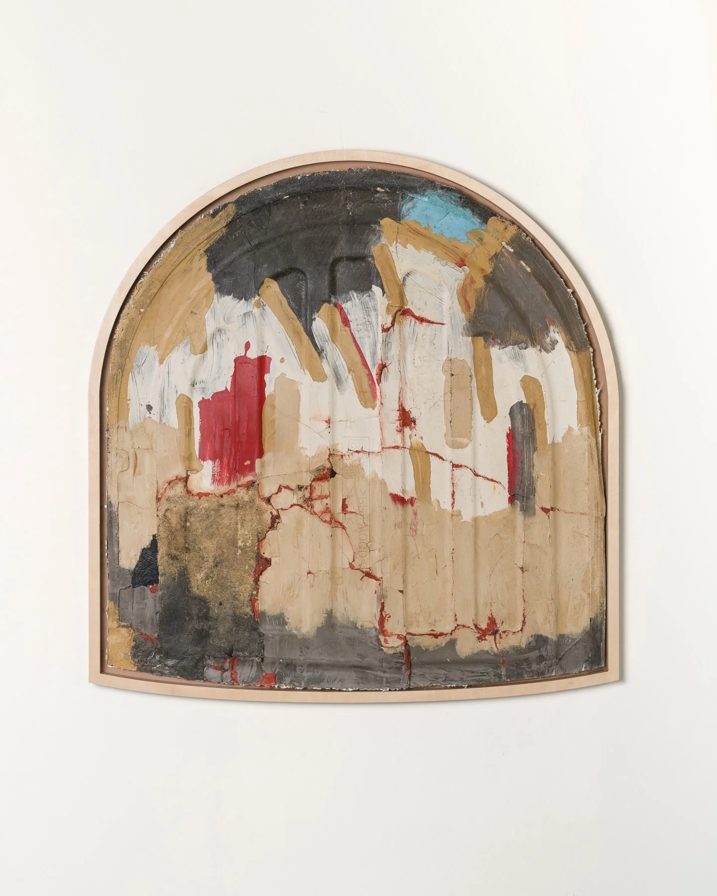 We invite you to a guided walkabout this Saturday, offering a unique opportunity to engage directly with artists Kirsty Tinkler @kirsty.tinkler and Alexia Smit @alexia_smit_painting as they unpack the frameworks embedded within their respective pract