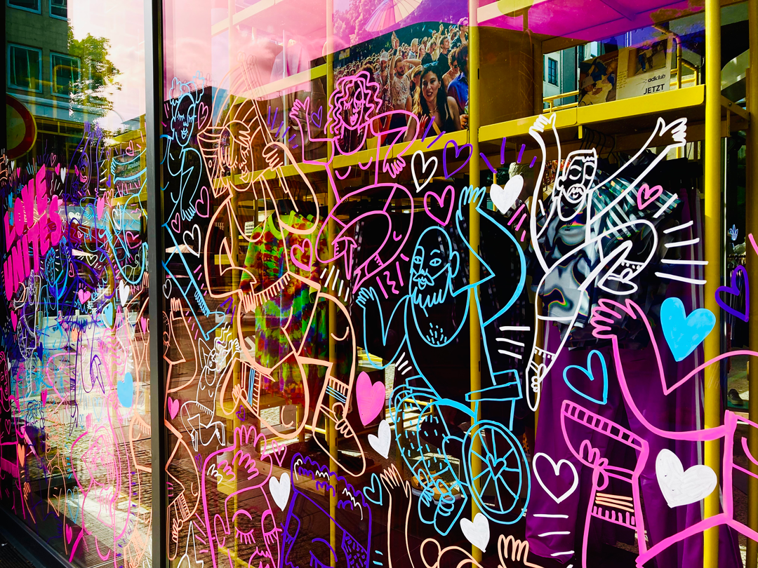 adidas_Love-Unites_Window-Mural-Photos_Web_2.png