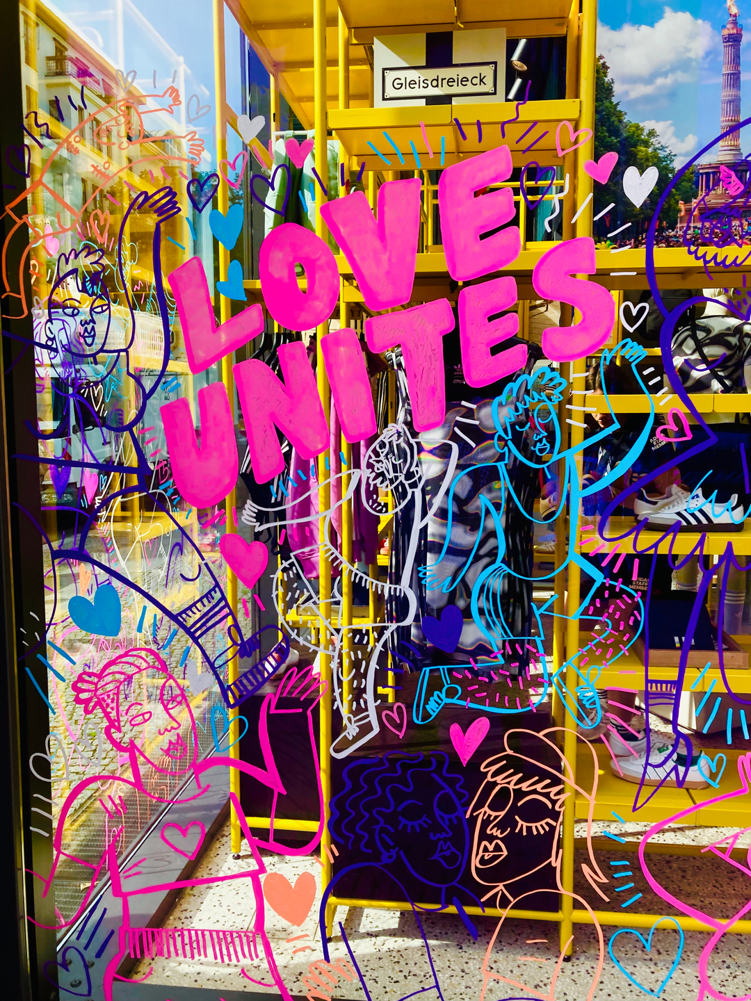 adidas_Love-Unites_Window-Mural-Photos_Web_4.png