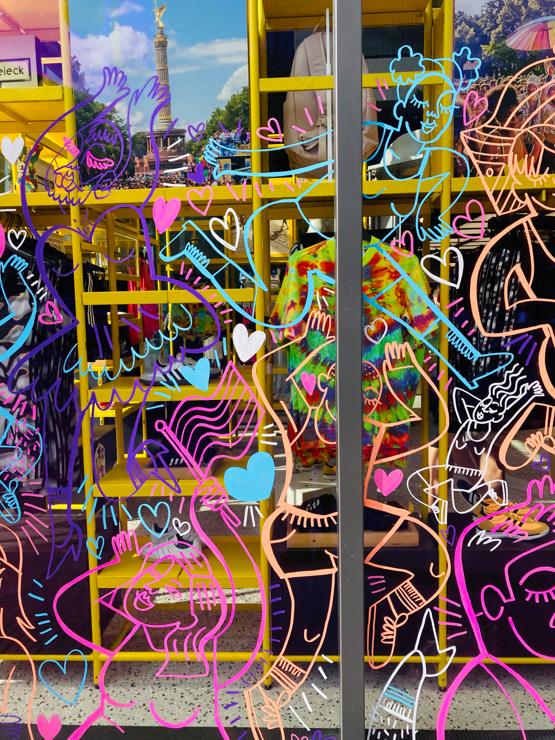 adidas_Love-Unites_Window-Mural-Photos_Web_5.png