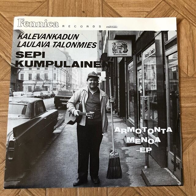 Hesarin verkkosivuilla l&ouml;ytyy juttua legendaarisen Fennica Recordsin sulkemisesta. 
T&auml;ss&auml; t&auml;m&auml; ensimm&auml;inen EP mist&auml; jutussa kerrottiin. Viel&auml; l&ouml;ytyi yksi mutta katsoppa vain tuossahan on virhe kappalej&aum