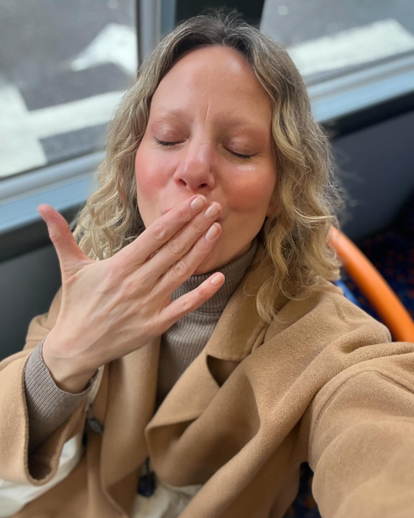 This is kisses from the bus just a little while ago this morning! Just arrived at @st_ethelburgas for the second Transformation of the Heart Saturday together with the group in person!
.
Heart has awoken a little recently and this morning is one of t