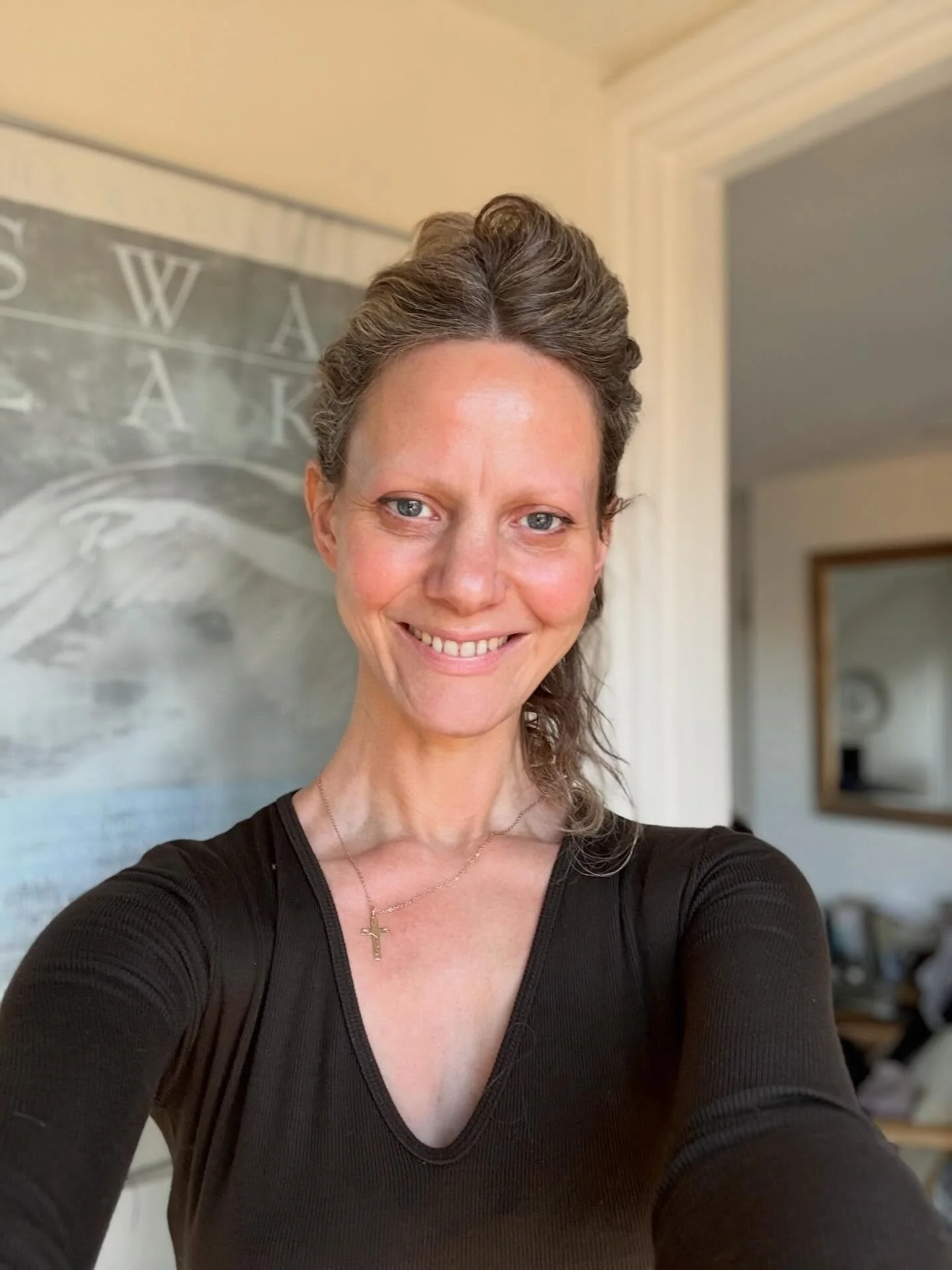 Wishing everyone a very Happy New Year.

The first thing I want to say is just the biggest enormous thank you to everyone who has been part of Pause Place this year, in some way, shape or form. 

Your presence live at the weekends here in London, tho