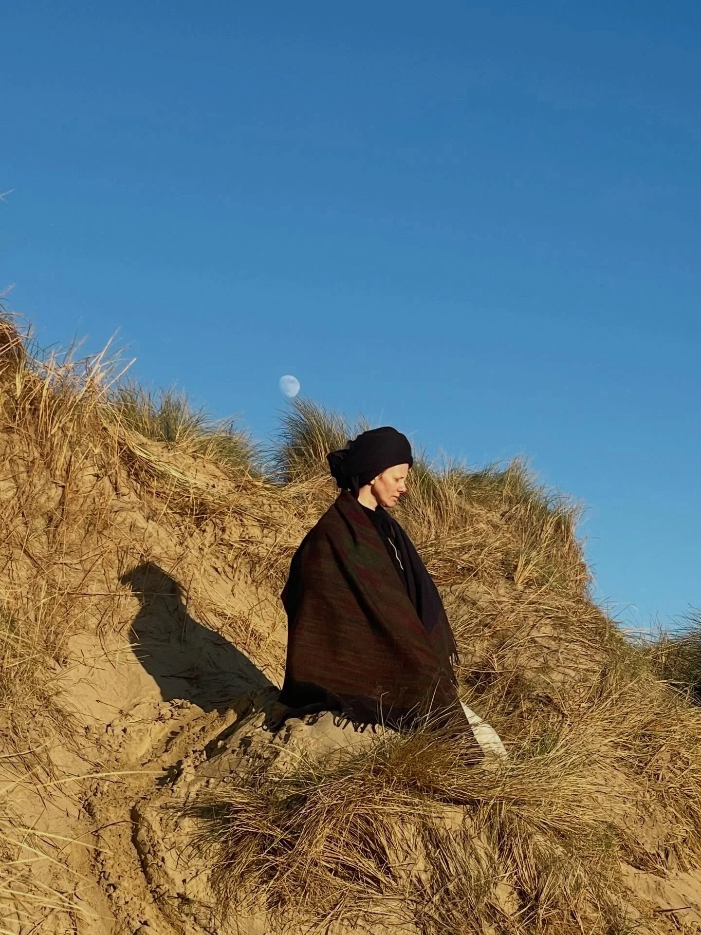 On the weekend of the 17th and 18th January we shall be gathering in the studio in East London. 

If you have been before, you will know what a balm it is. Not only does it confront you with yourself, the part that needs listening to and knowing, it 