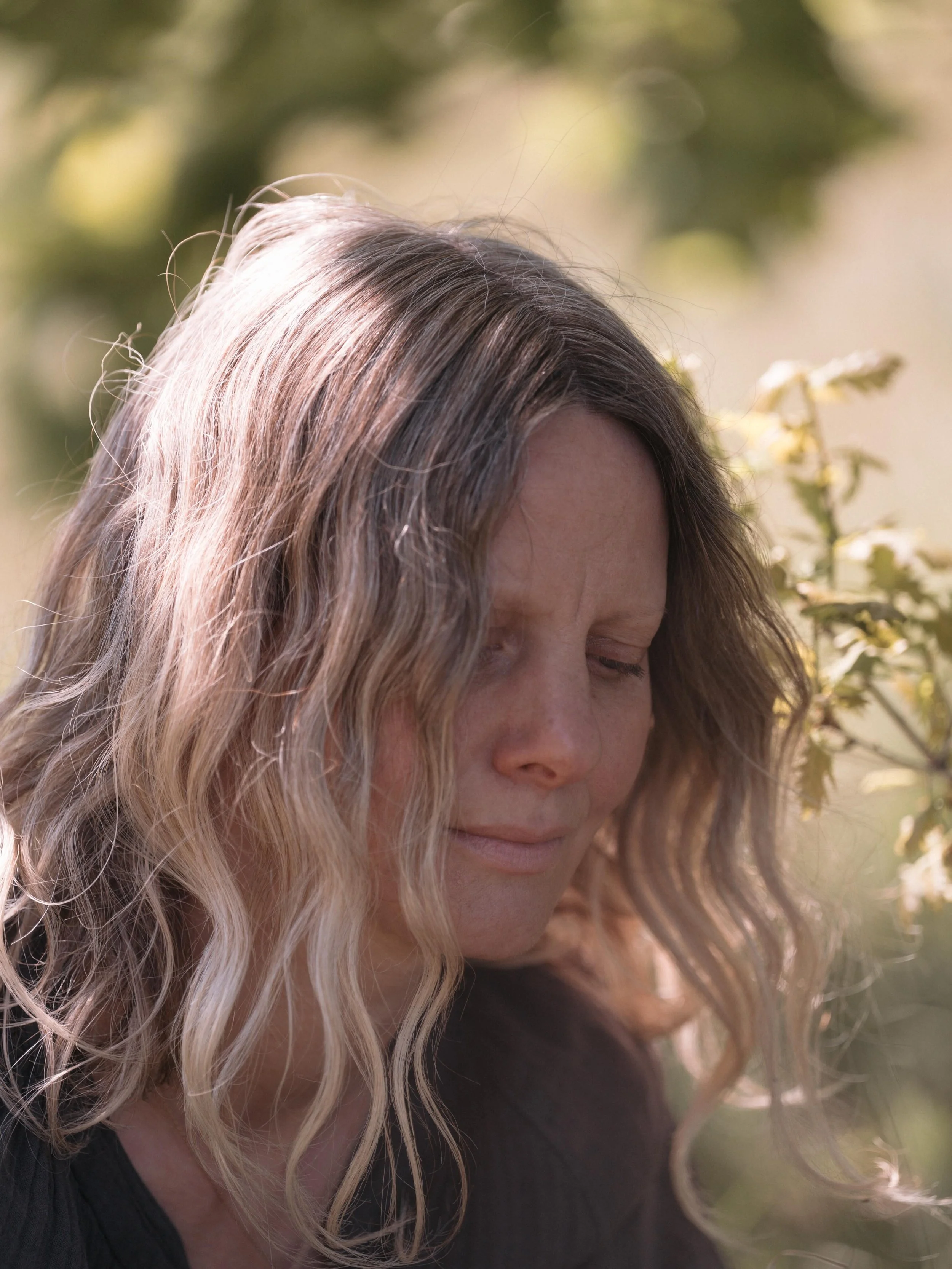 Massive periods of introversion flow into a need and desire to see the world- to be connected in a different way

Never did I imagine that my life would unfold to include these relatively solitary days but they are such a simple kind of  heaven

I ha