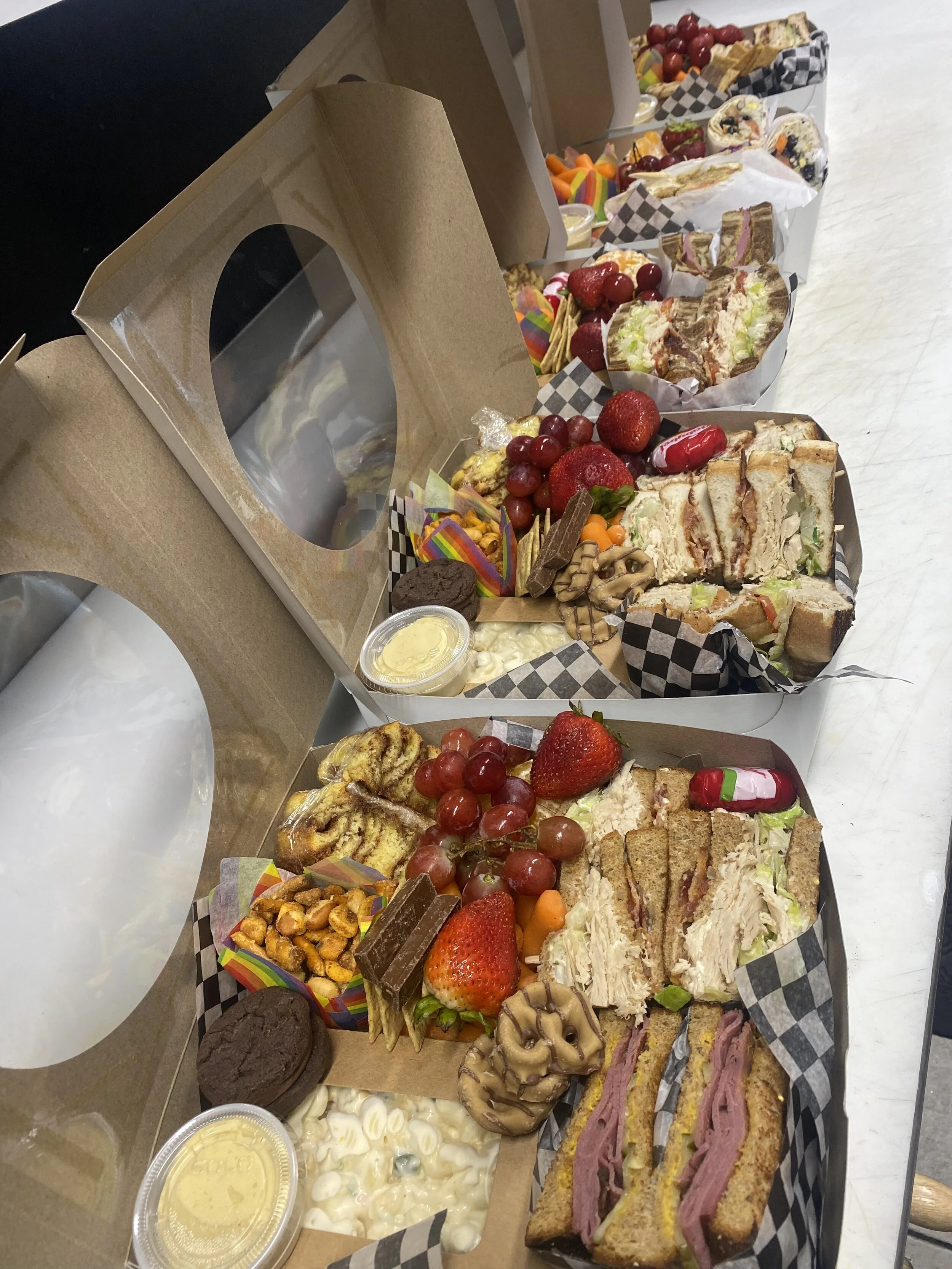 Original Picnic Box For Two — Rudy's Catering