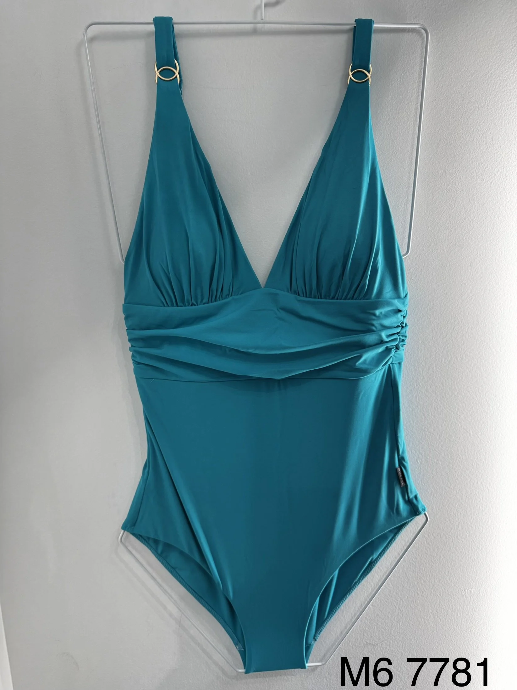  Disponible en Bonnet C : en 40, 42, 44 