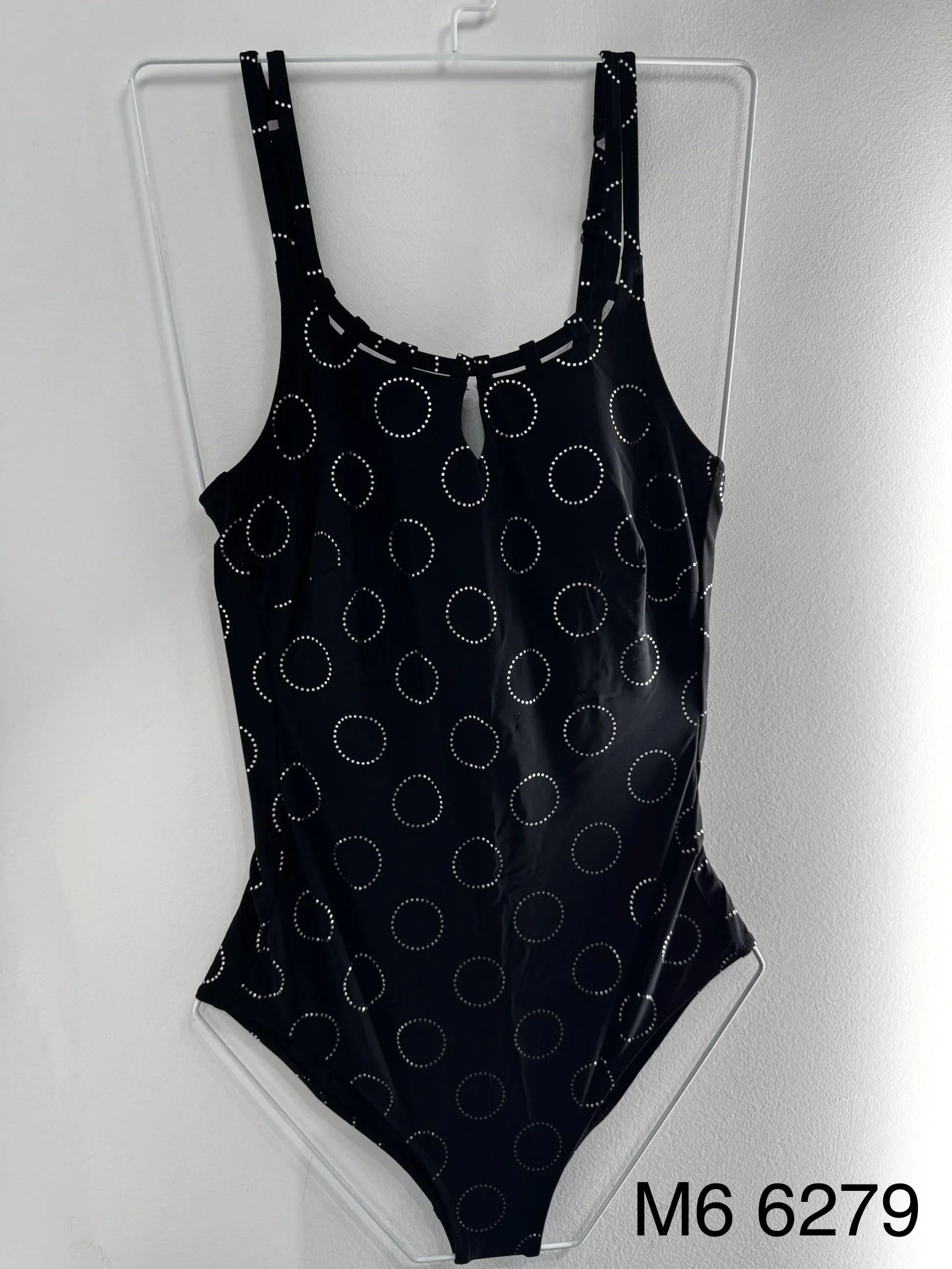  Disponible en Bonnet C : du 38 au 46 