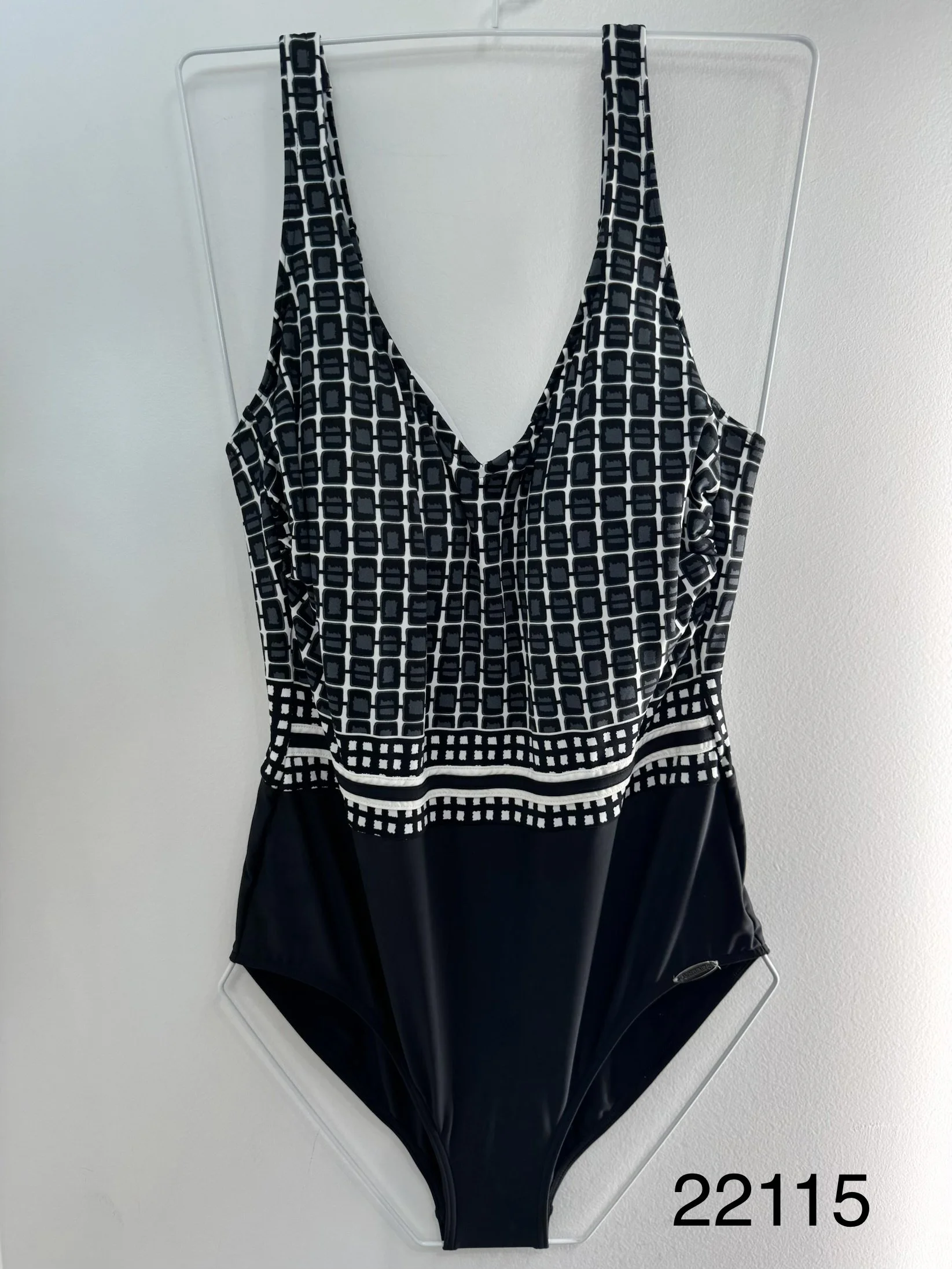  Disponible en Bonnet E : 44, 46, 50, 52, 54 
