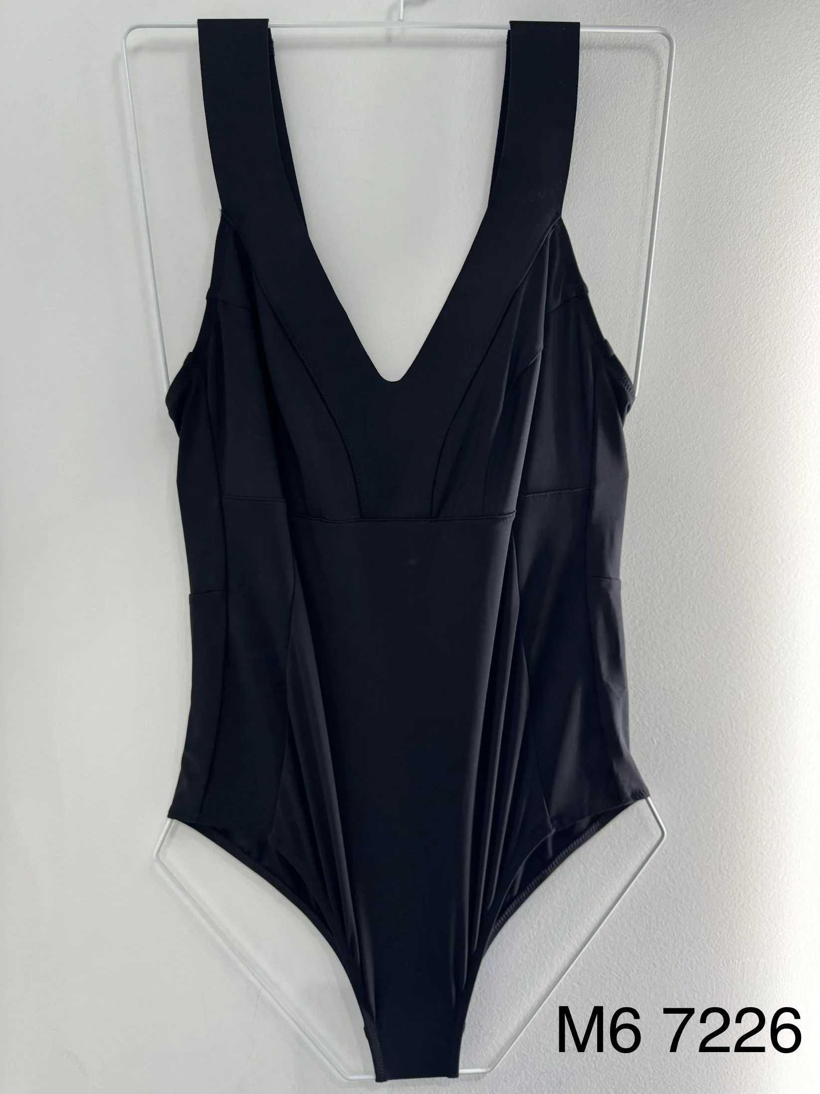 Disponible en Bonnet E en Taille : 40, 46, 48 