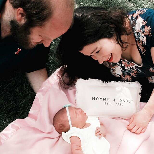 Love that I can share a name with this cutie! Meet baby Lindsey! 💕
.
.
.
.
.
.
#babygirl #firstborn #bornduringapandemic #momanddad #newparenta #6feetapart #6feetphotos #elmhurst #elmhurstphotographer #chicagobabies #photoblogger