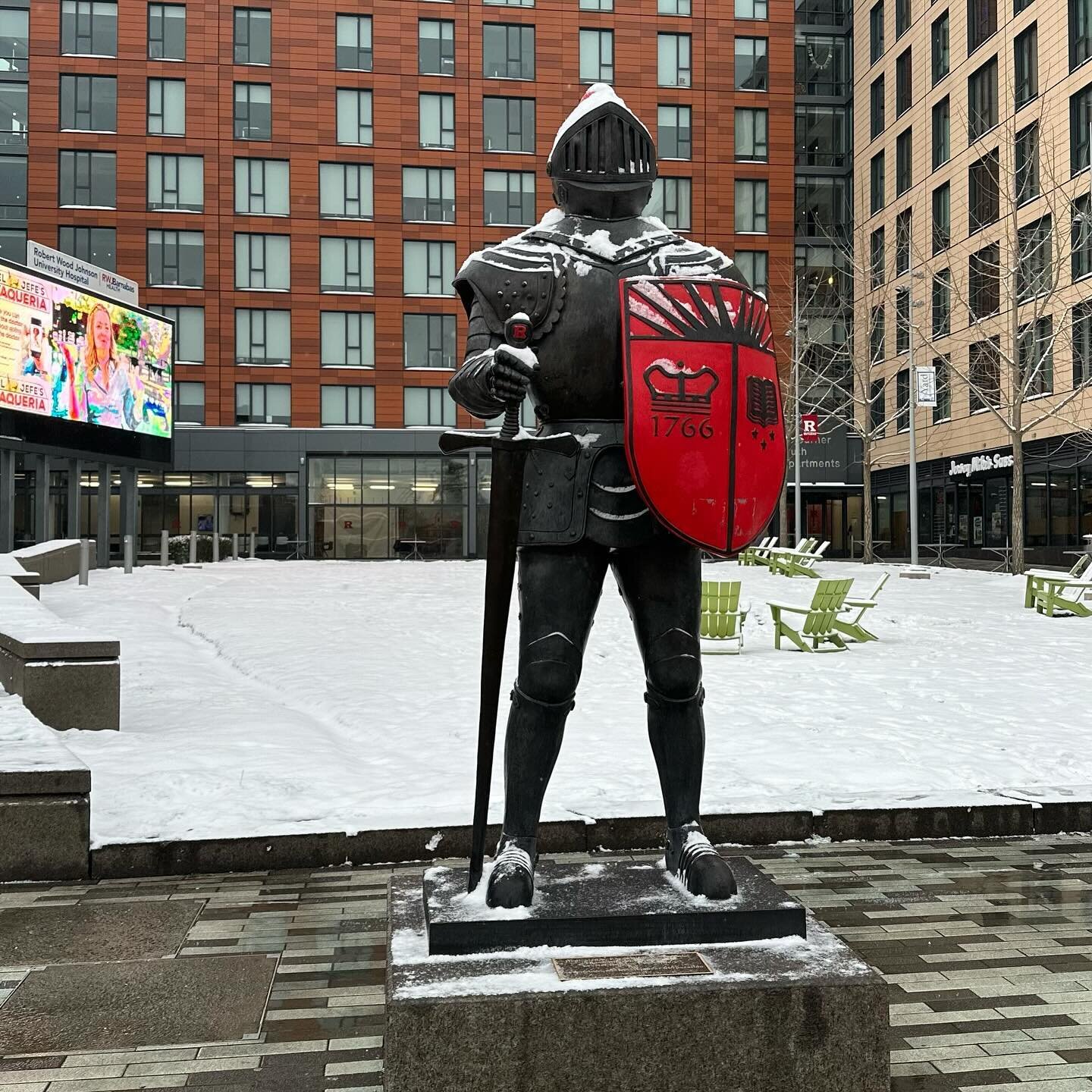 Welcome back @rutgersnb ❄️ Wishing you a great semester! 
.
.
#theyard #theyardru #theyardrutgers #theyardatcollegeave #collegeave #newbrunswick #newbrunswicknj #ru #rutgers #rutgersu #rutgersuniversity #rutgersnewbrunswick #rutgersnb #rutgersunivers