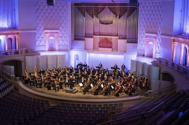 Moscow Philharmonic dazzle, earning six encores