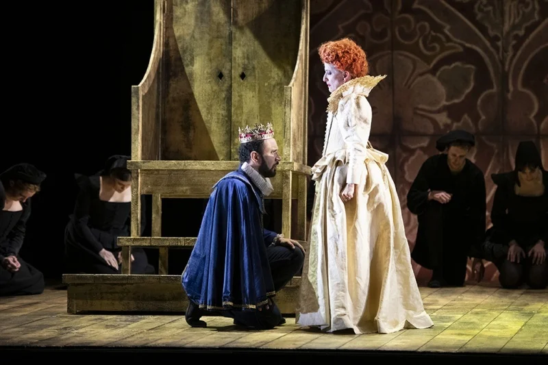 ELIZABETH I, AT THE ARTS THEATRE 