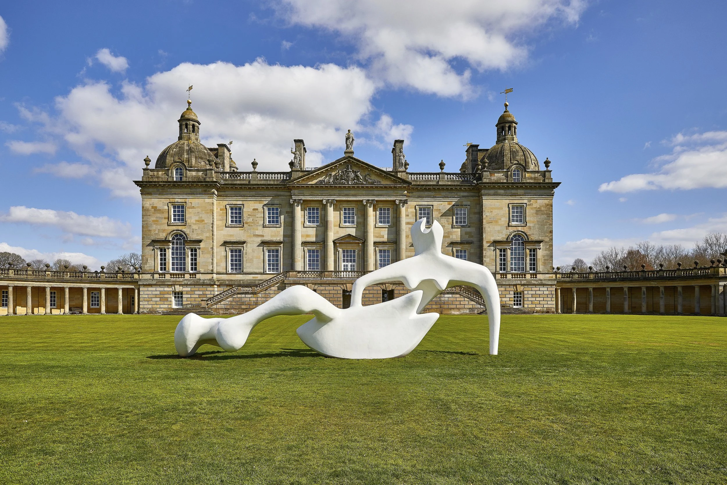 HENRY MOORE AT HOUGHTON HALL 