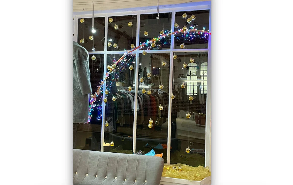 BOWNS BOUTIQUE - ART AND FASHION COMBINE