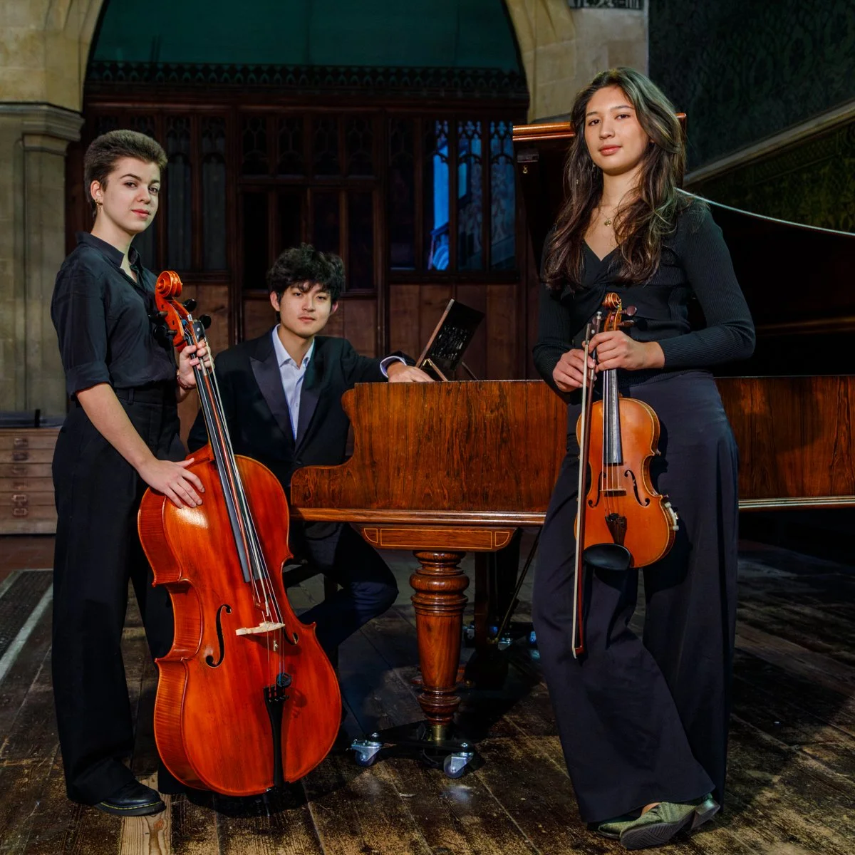 RACHMANINOV AND DEBUSSY - TRIO TÓLA