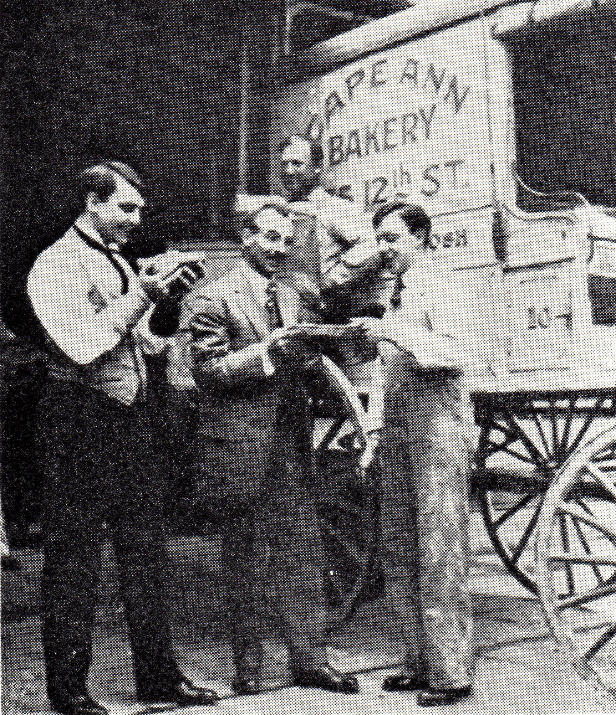robbie_cookies_cart_circa1911.jpg