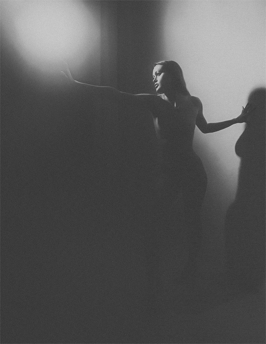 Matilde between Light and Dark; ph: Francesco Coppola