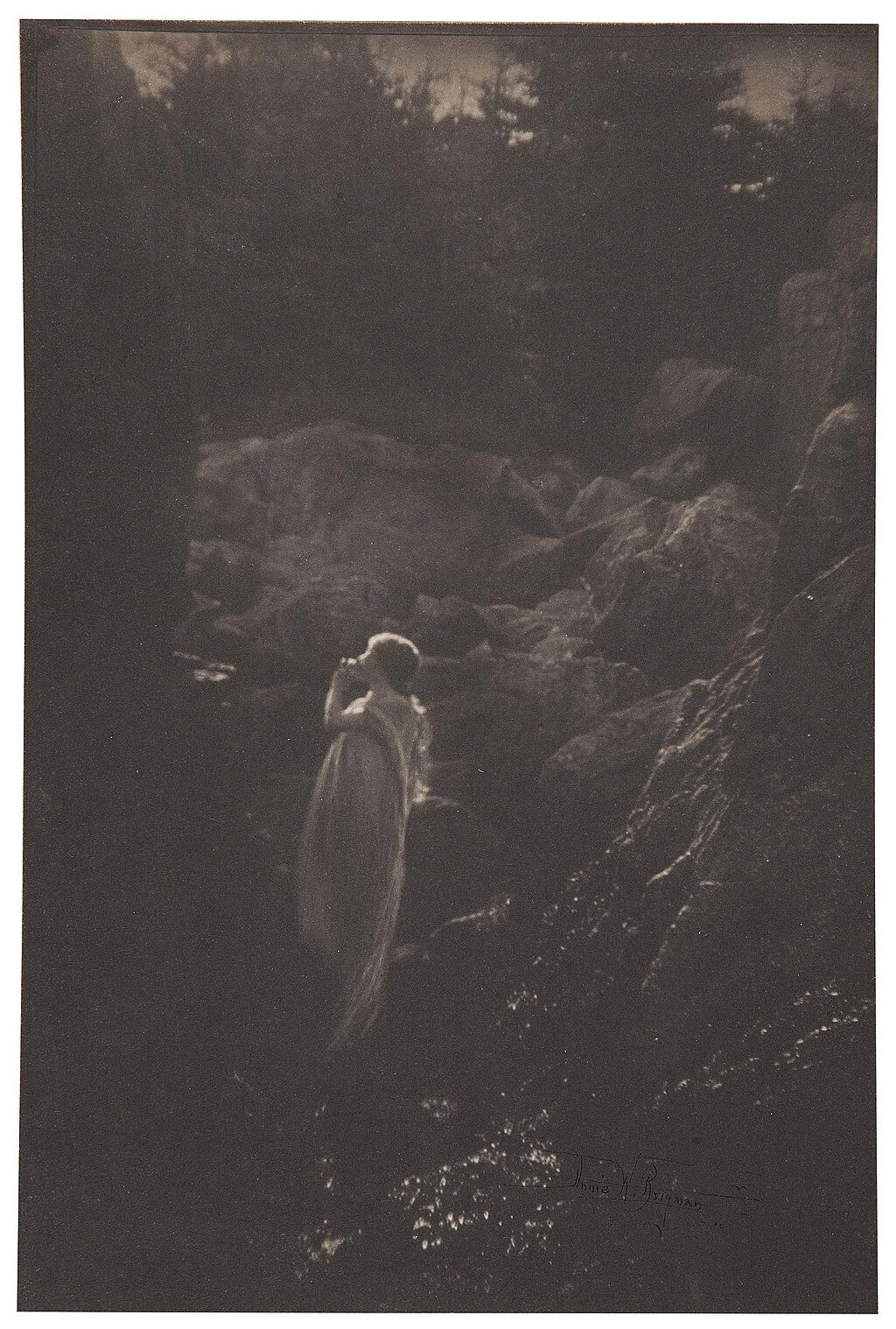 To the roots of female photographers of artistic nudes: Anne Brigman