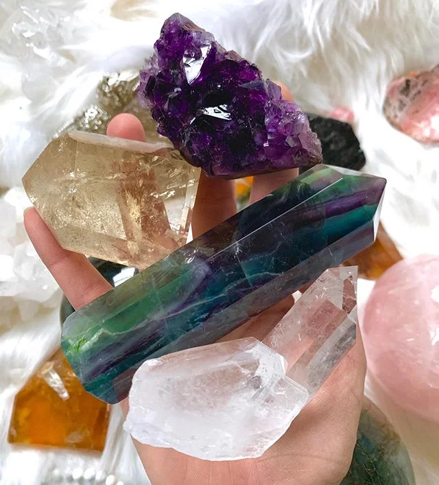 The essentials collection, all you need to get crystals in ya life. Can be yours for a cool $160, drop a comment or dm to claim this gorgeous set. It has citrine, amethyst, fluorite, and quartz. All of the highest quality, from yours truly 🤗✨✨ This 