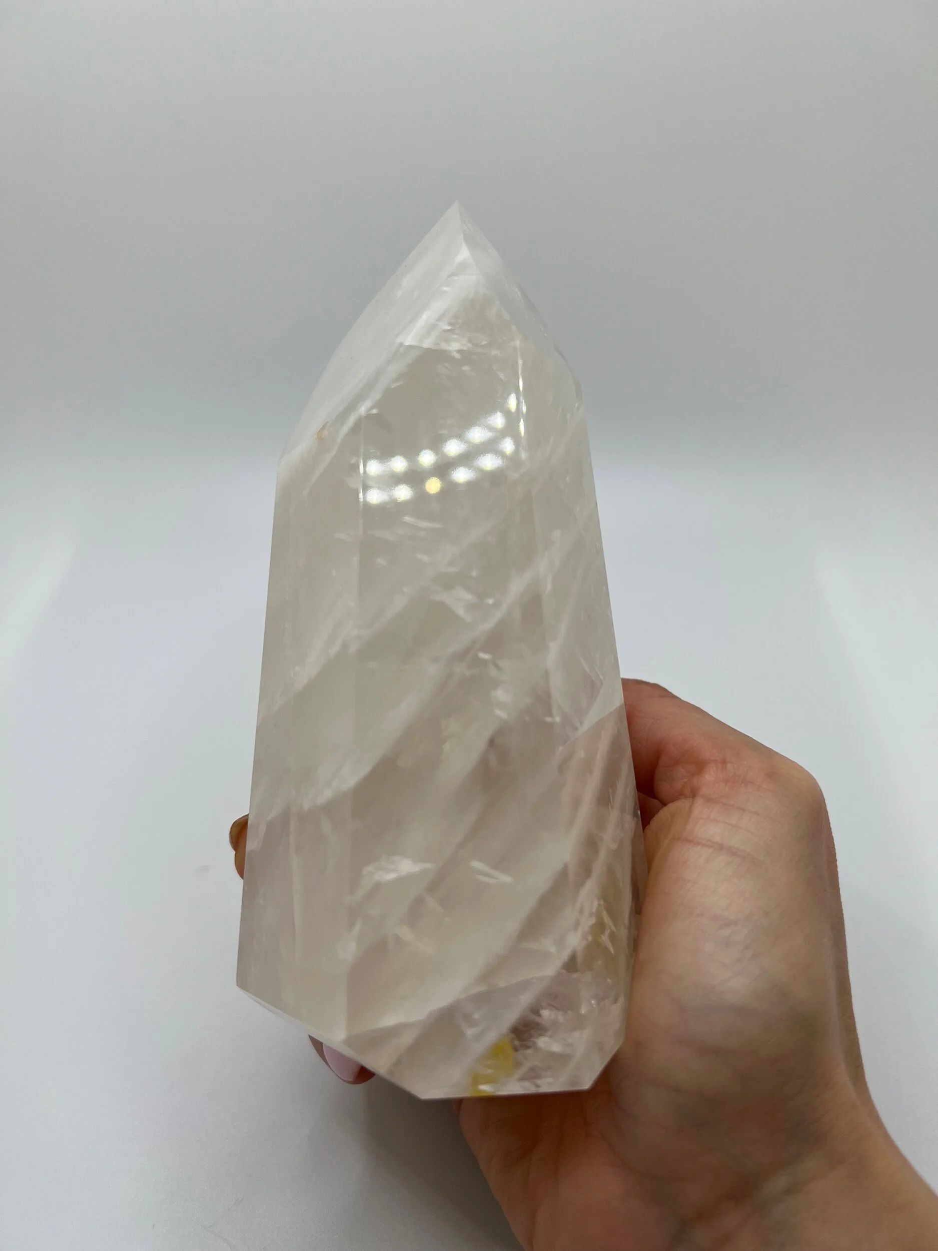 56CC2EB4-35A0-40E0-A4E8-3C56DFE5C601