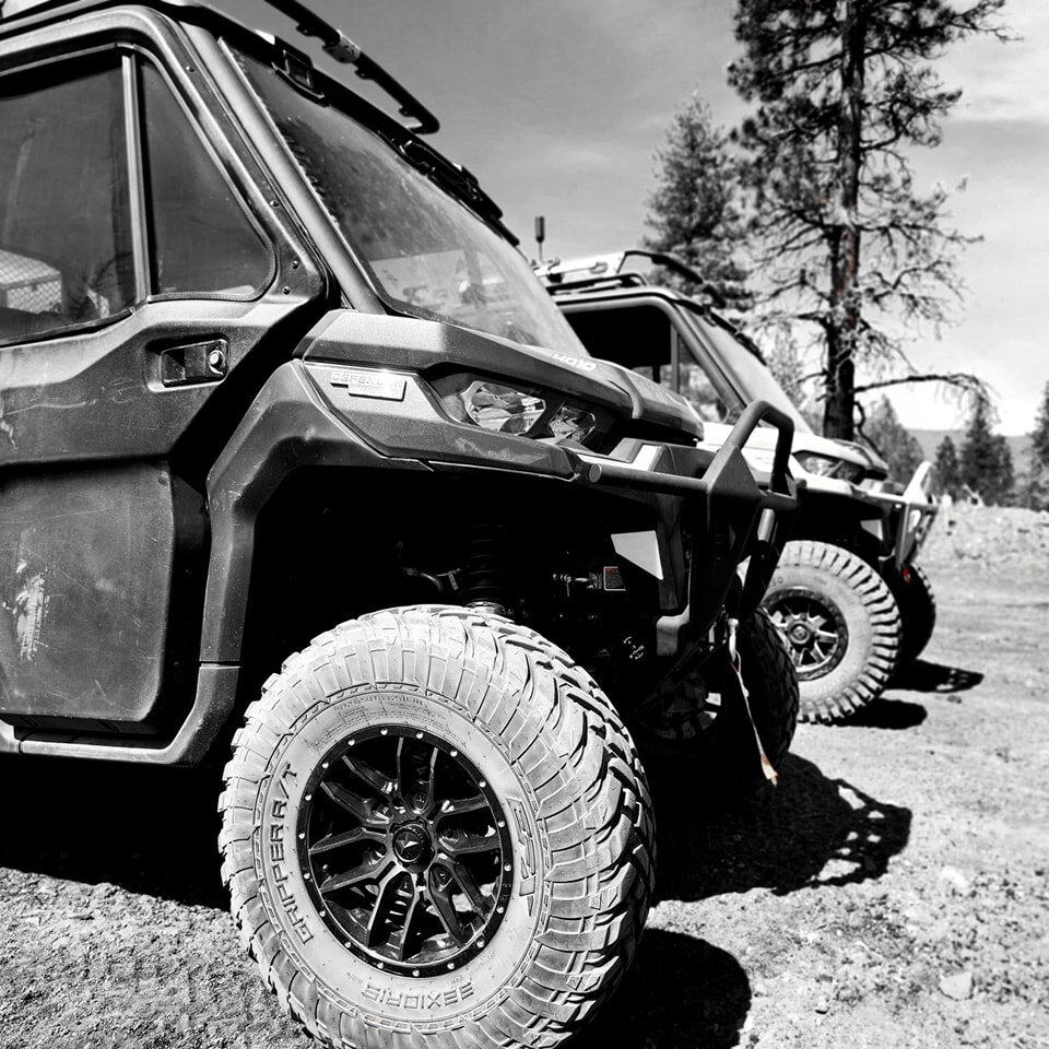 Our Can-Am Off-Road Defenders all have super tough Gripper R/T tires. 10 ply rating and aggressive side lugs for added puncture  resistance. We need to get where we are going and back! 

@efxtires
@canamoffroad

 #efx #gripper #pnw #offroad #tire #de