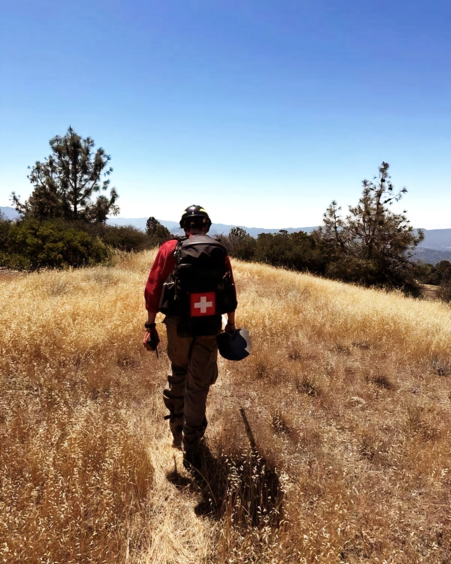 Standby medical hiking in with the fire crews &mdash; we go where they go.

Through smoke, steep terrain, and long miles, we stay right there with them, ready to provide care when it&rsquo;s needed most.

#StandbyMedical #FireLine #MountainMedics #Wi