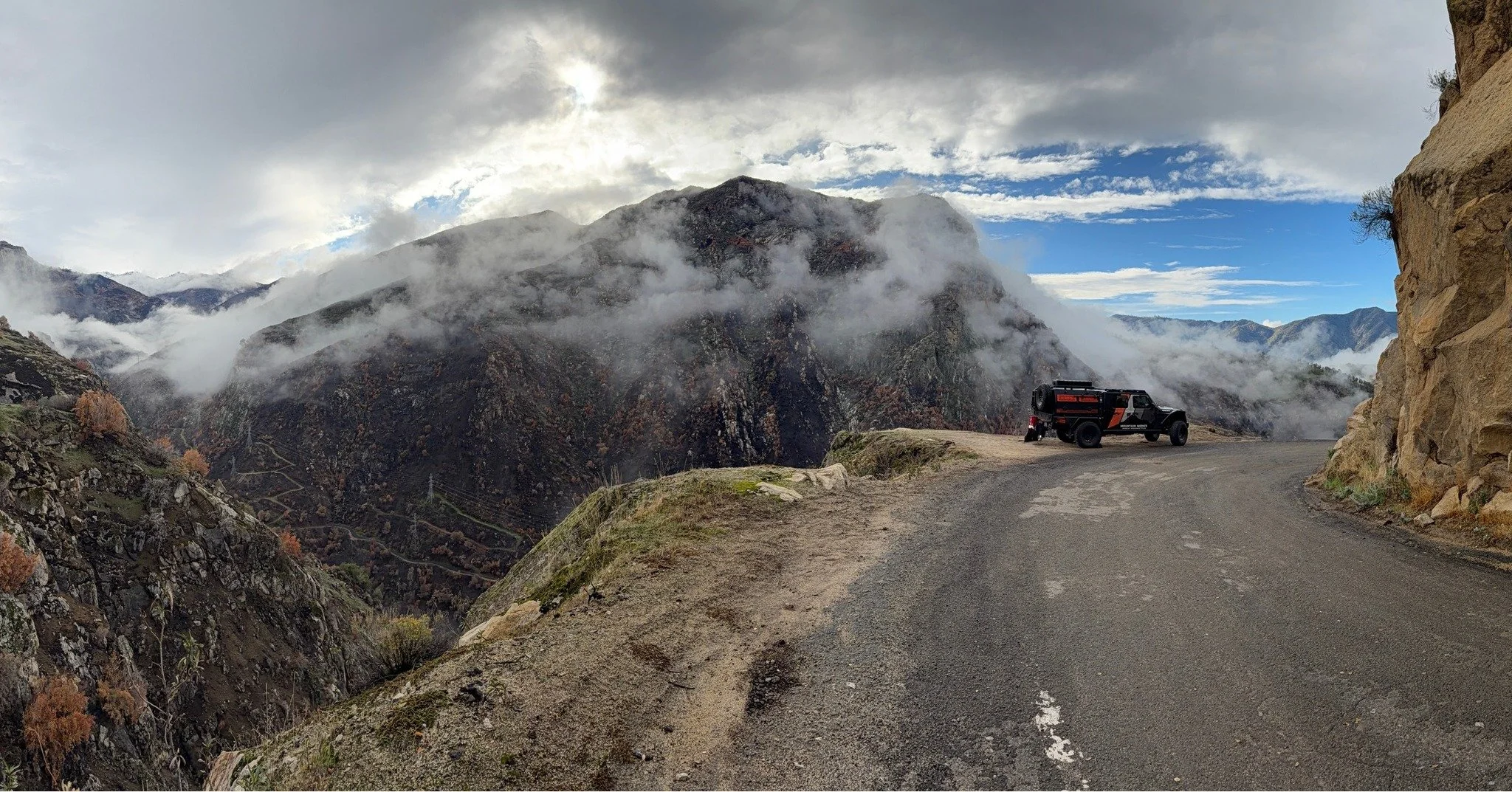 Our Jeep with rope rescue complement is fully stocked and ready to respond 🚙🪢

 Perched on a cliff edge, it&rsquo;s a reminder of the terrain we operate in&mdash;steep, remote, and unforgiving.

#RescueReady #WildlandFire #Prepared #RopeRescue #All