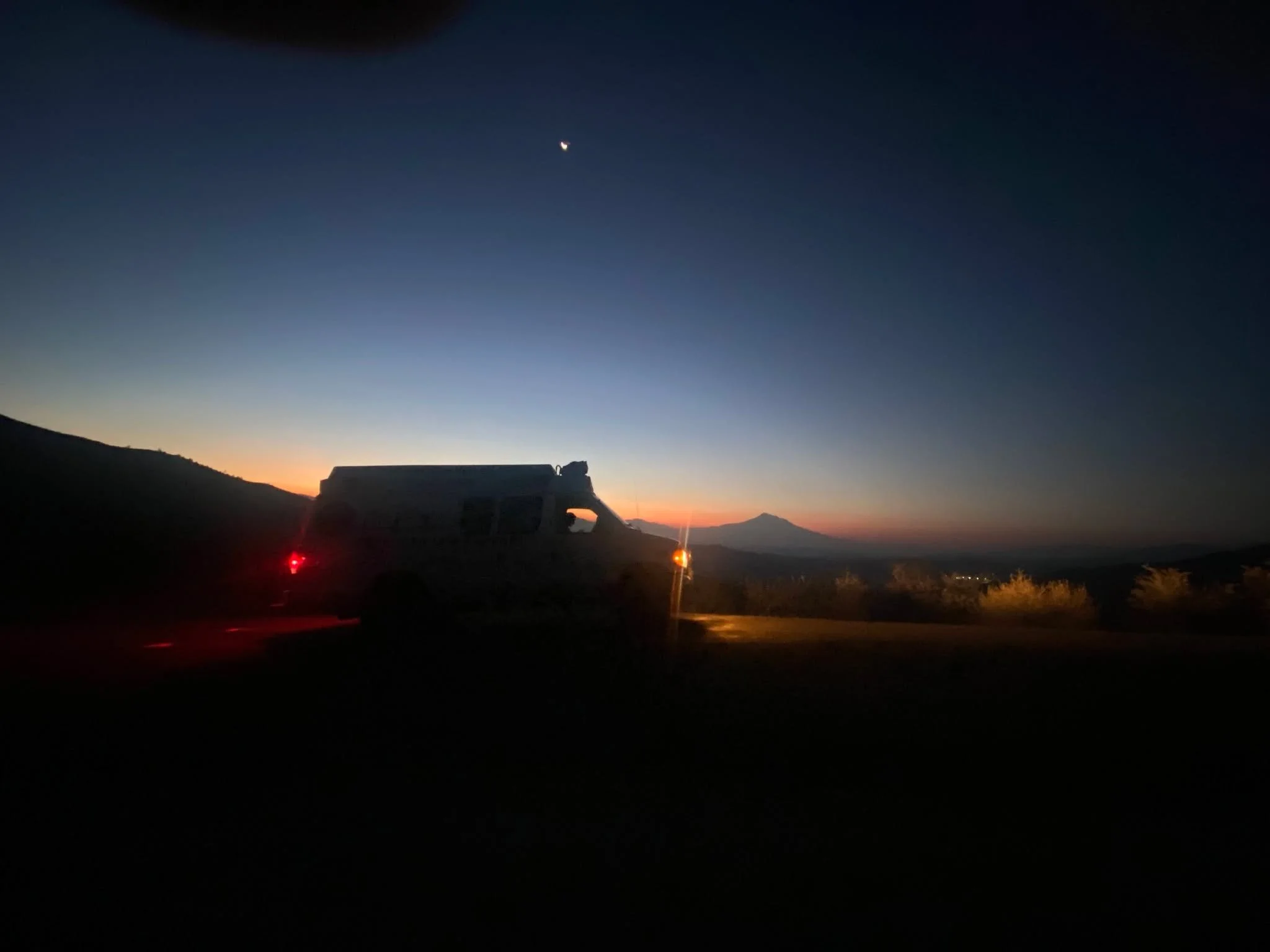 Fire doesn&rsquo;t stop just because it&rsquo;s night 🌙🔥

Our ambulances are ready day or night, staffed and prepared to respond whenever they may be needed. 

#WildlandFire #EMS #NightOps #AlwaysReady #emt #paramedic #RN #fireline