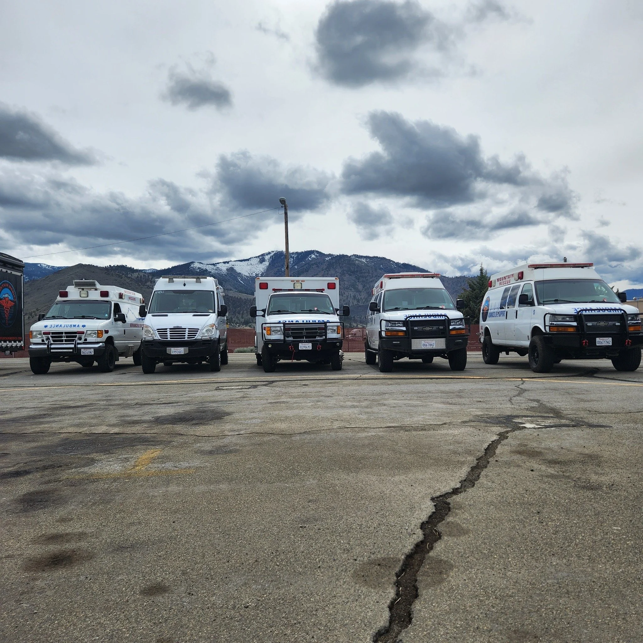 All of our ambulances are 4x4 and built for any terrain 🚑💪

#WildlandFire #EMS #4x4 #AllTerrain #AlwaysReady #emt #paramedic #rn