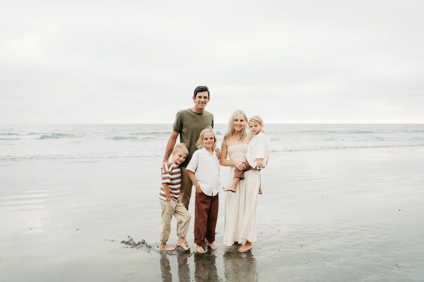 Looking for some outfit inspo and coordination&hellip; look no further! @jenredigulo always hits it out of the park with her boys. Can&rsquo;t wait to see what she plans this year.

#encinitasphotographer #carlsbadphotographer #sandiegofamilyphotogra