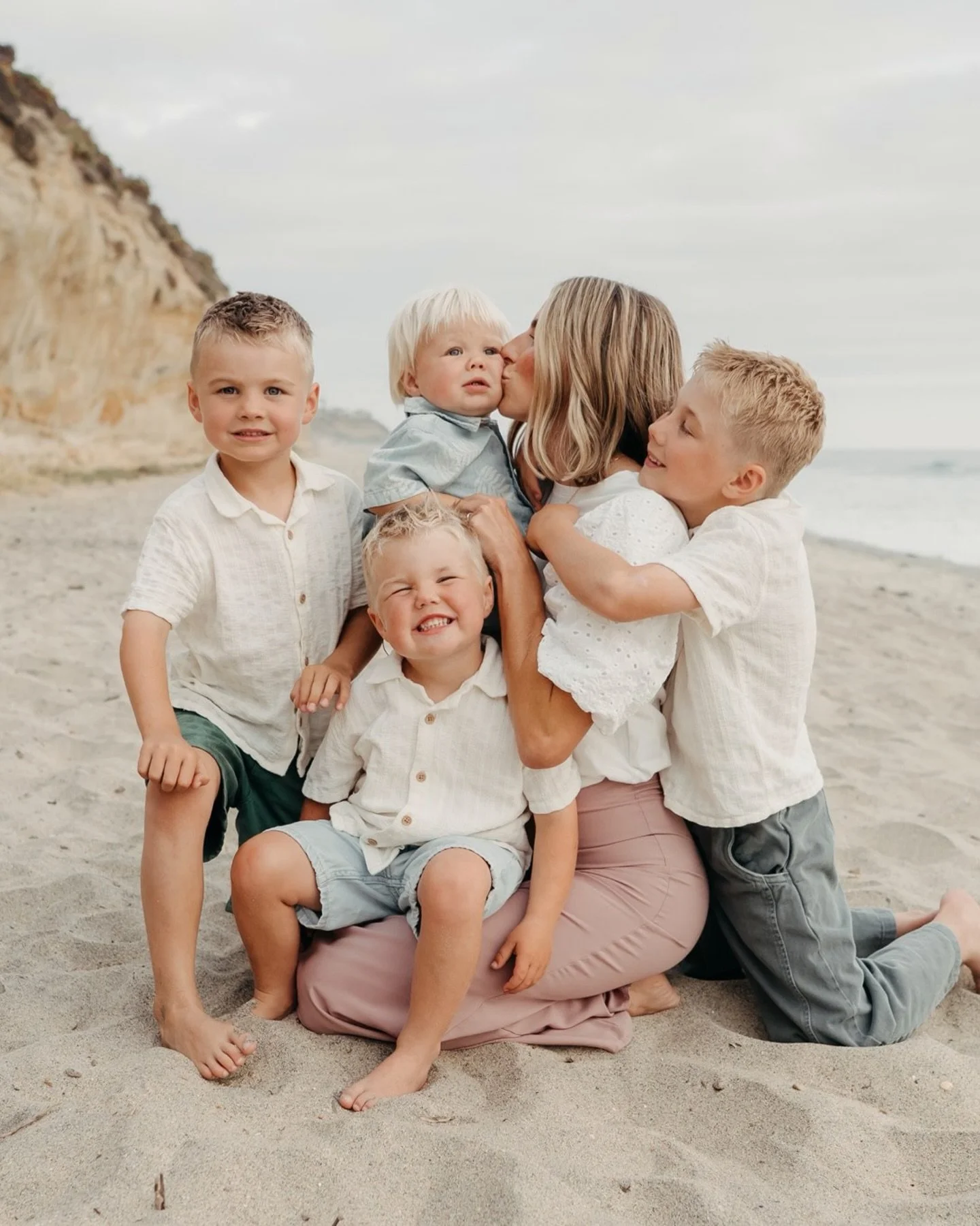 4x the love, 4x the chaos, 100x the cuteness. I am alllll about the play in your session. It makes for the best photos. Photos that are more than the shot, but capturing the heart.

#encinitasphotographer #encinitasfamilyphotographer #carlsbadfamilyp