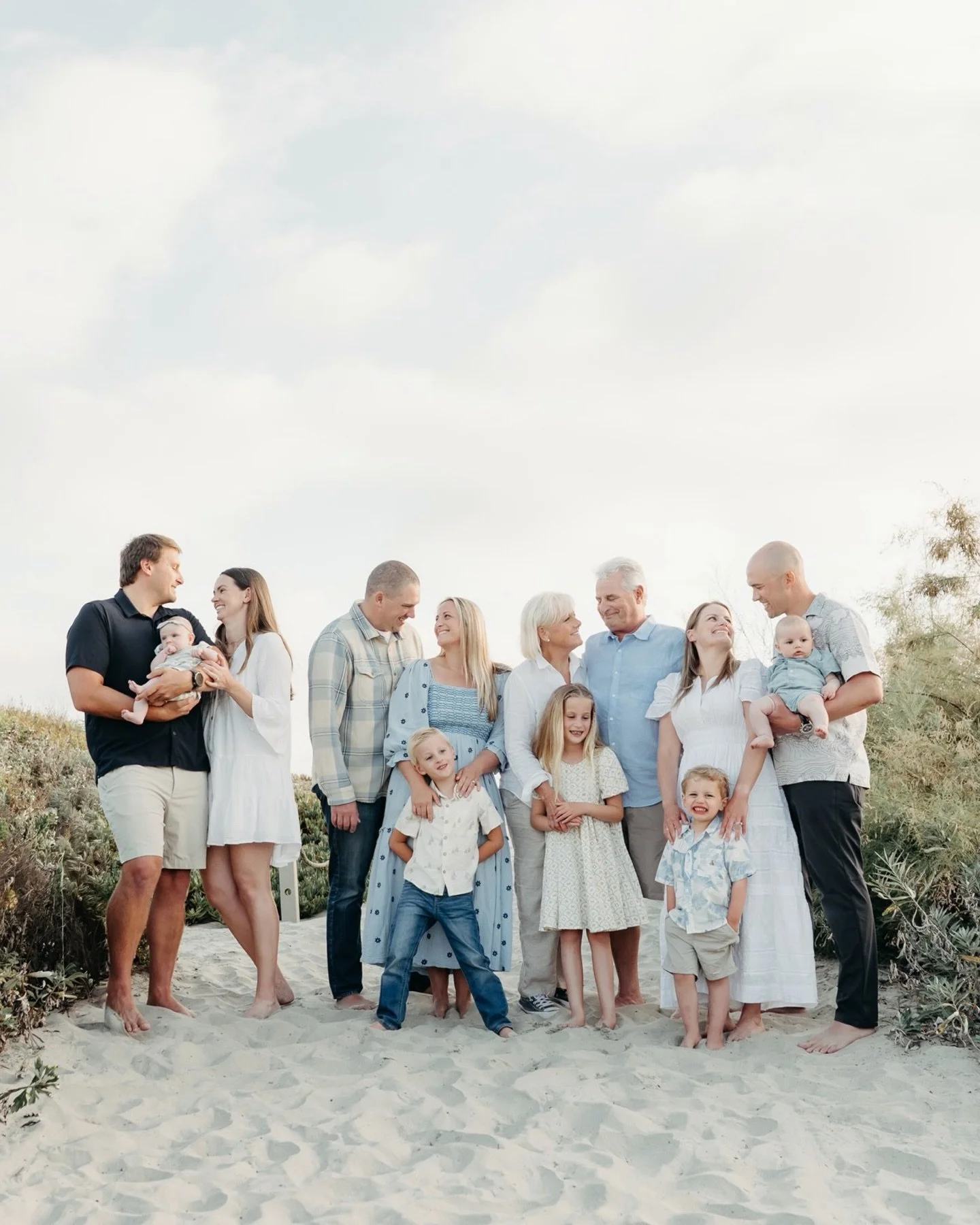 YES to extended family sessions 🫶🏻

#encinitasphotographer #encinitasfamilyphotographer #carlsbadphotographer #oceansidephotographer #sandiegofamilyphotographer