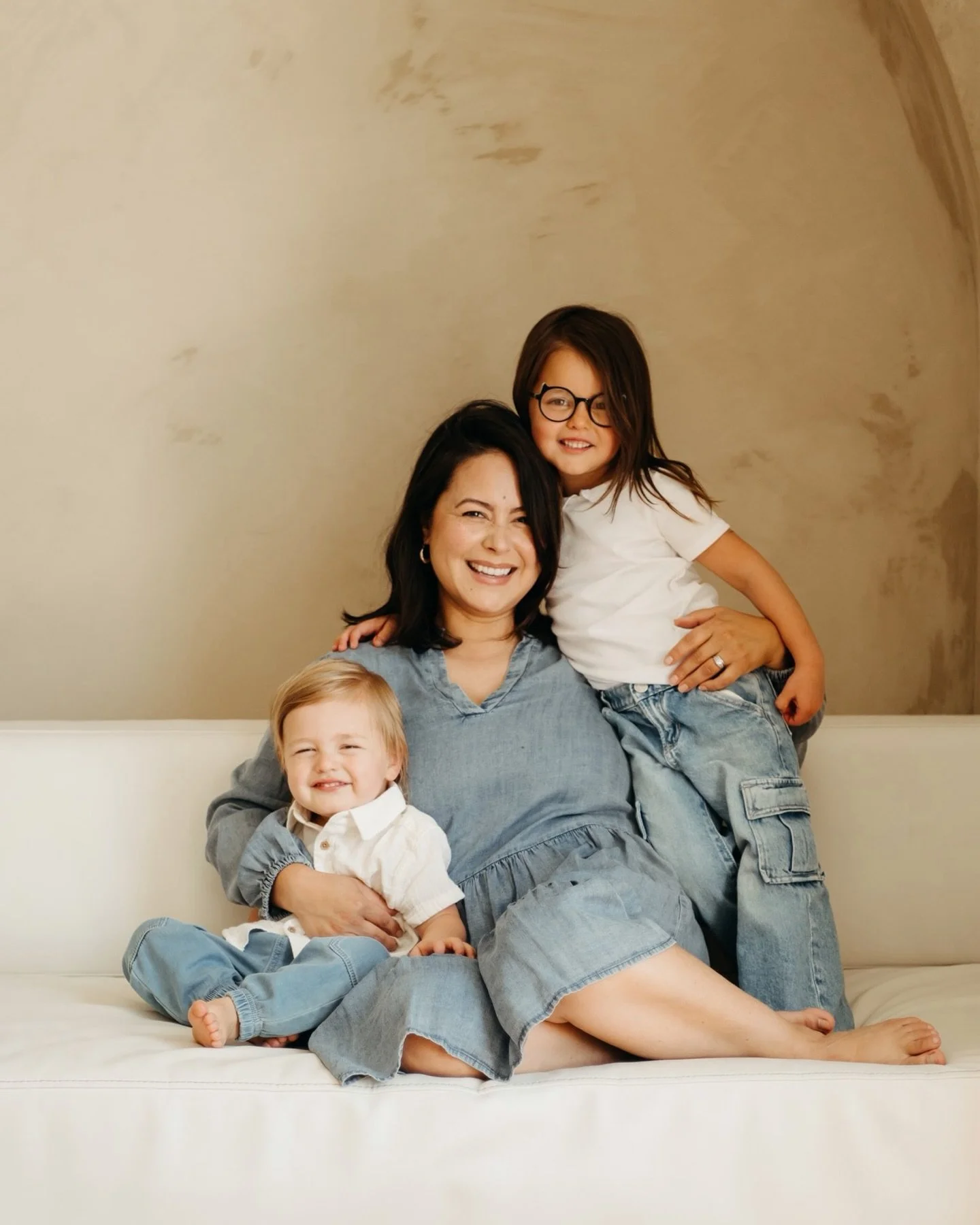 Ok these are SO cute! Happy for the few moms that came out for this studio session. TBH everyone always asks for these and no one ever books them. So this will probably be my last!  This set up at @photosattheloft was gorgeous.

#encinitasphotographe