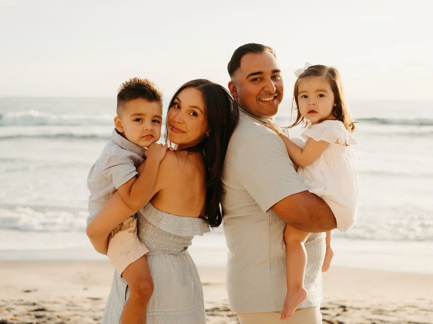 Summers are for families 💕

#encinitasphotographer #encinitasfamilyphotographer #carlsbadphotographer #sandiegofamilyphotographer #carlsbadfamilyphotographer