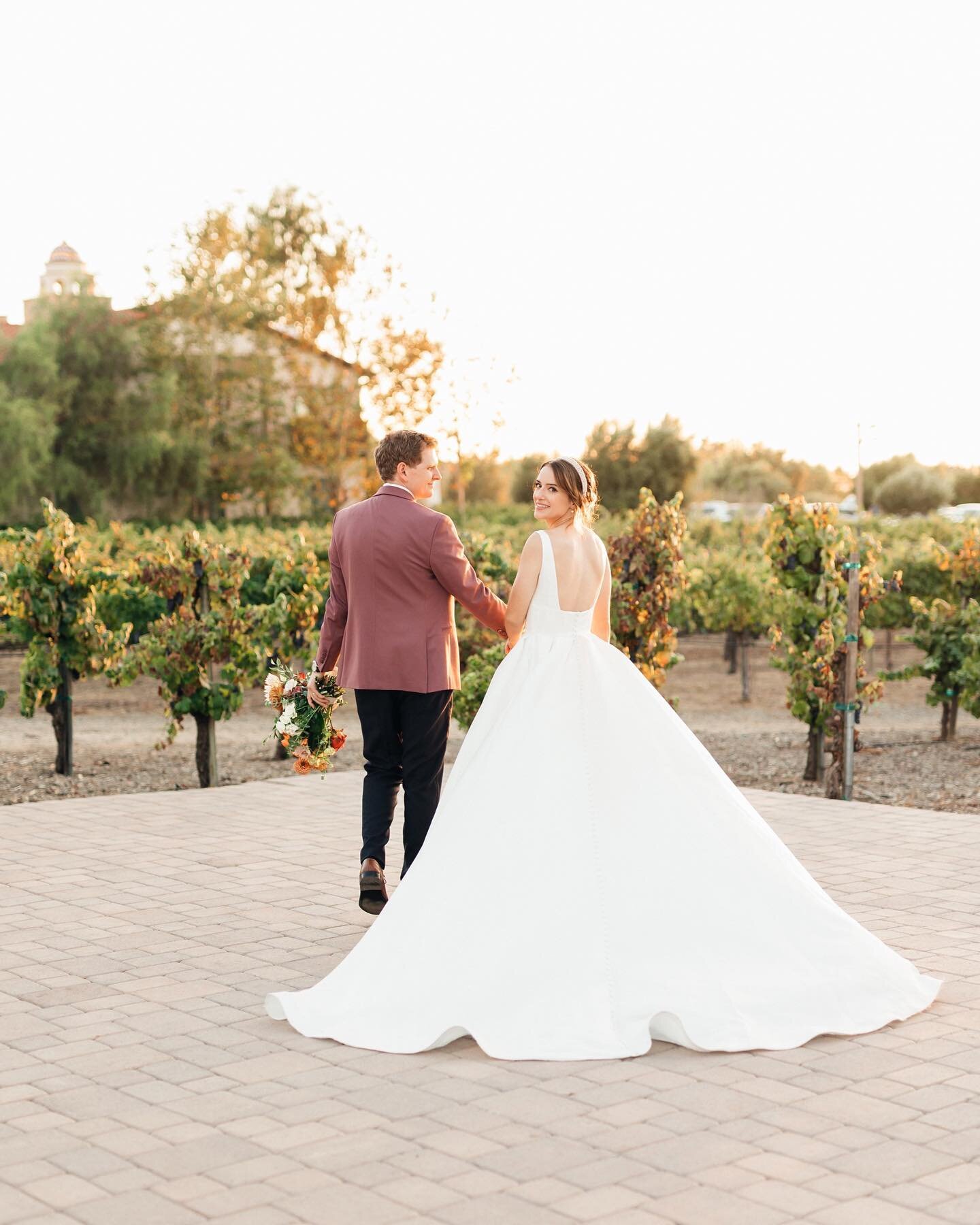 Scenes from a perfect sunny September celebration a decade in the making. The day the Kistners became husband and wife and everyone cried!!! 🤍🍇✨ 

My memory of this fantastic couple begins ten years ago when a group of our high school friends reuni