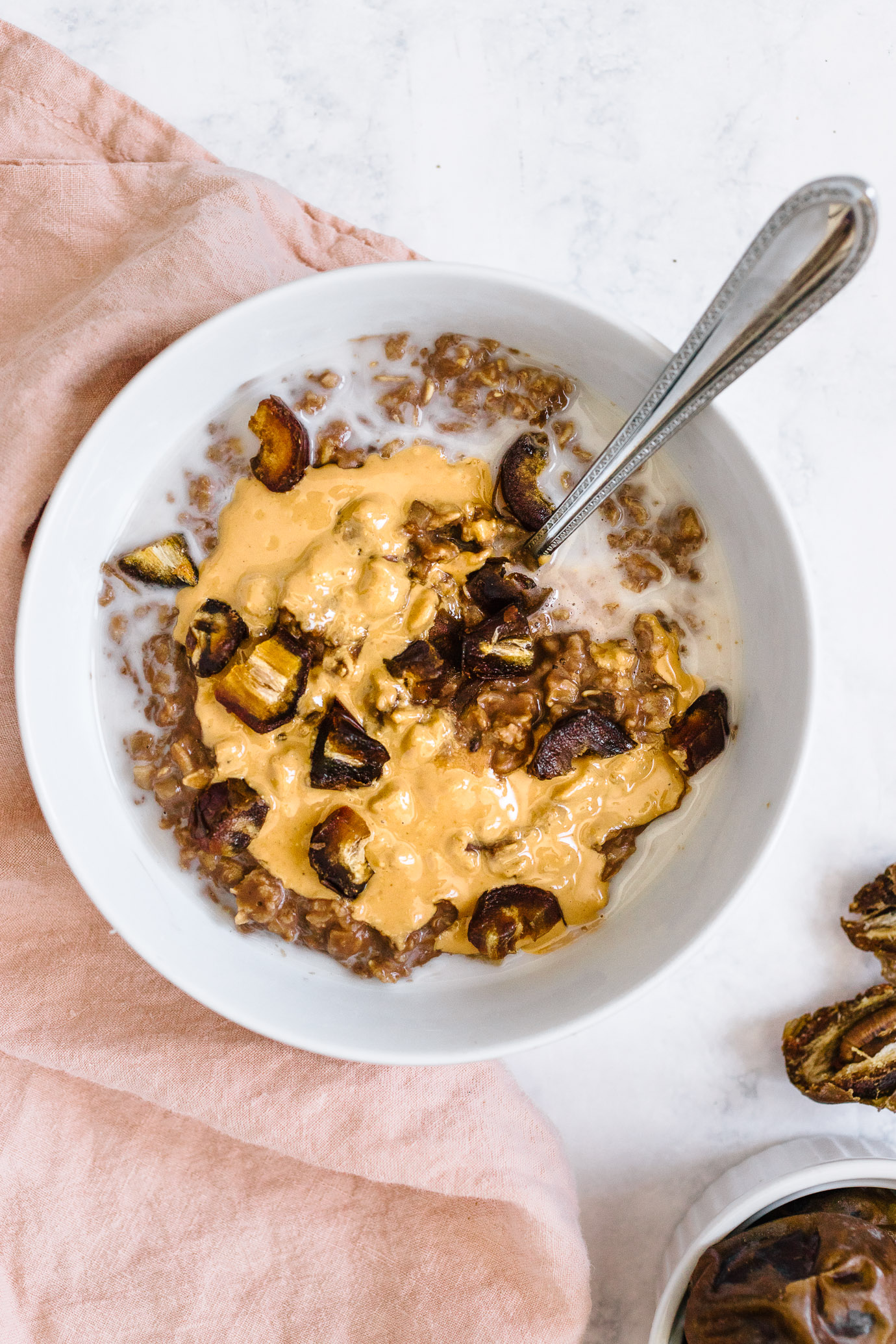 chocolate cashew oatmeal bowl 