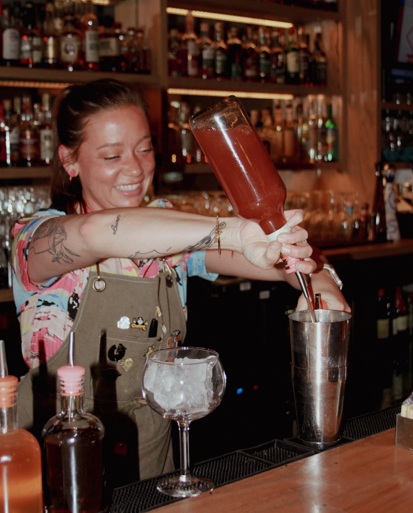 Let's shine the spotlight on Molly! 🌟 With roots in Hickory and now a cozy nest in Huntersville, Molly brings a warm Southern glow to our coastal haven. She's been a brilliant Bartender for the past 5 months and infuses each drink with her passion a